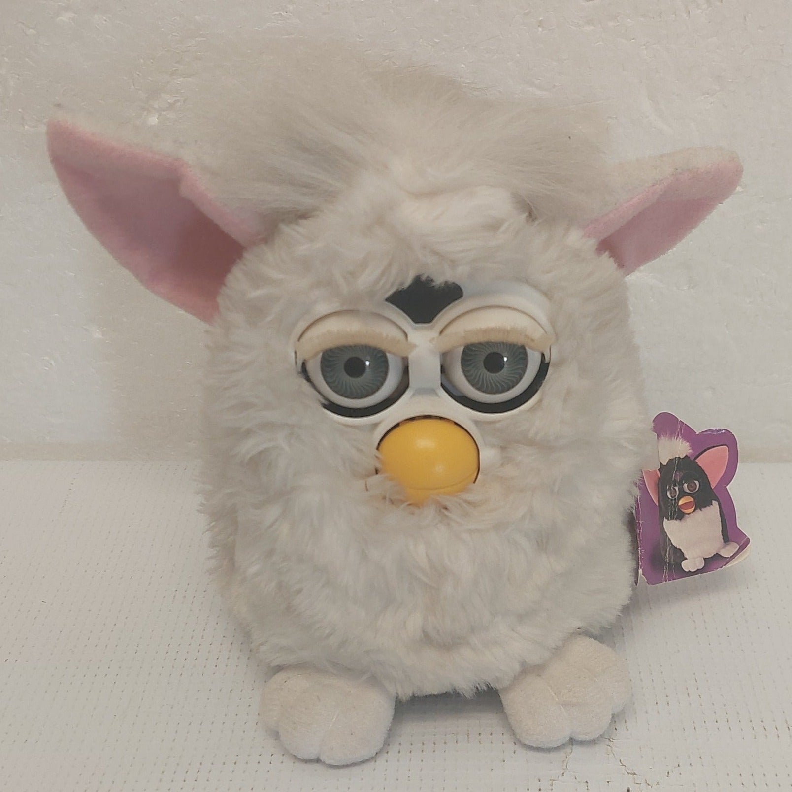 Furby 1999 français, marque Tiger, modèle de fourrure GIRAFE - 73,50 Furby 1999 français, marque Tiger, modèle de fourrure GIRAFE - 73,50