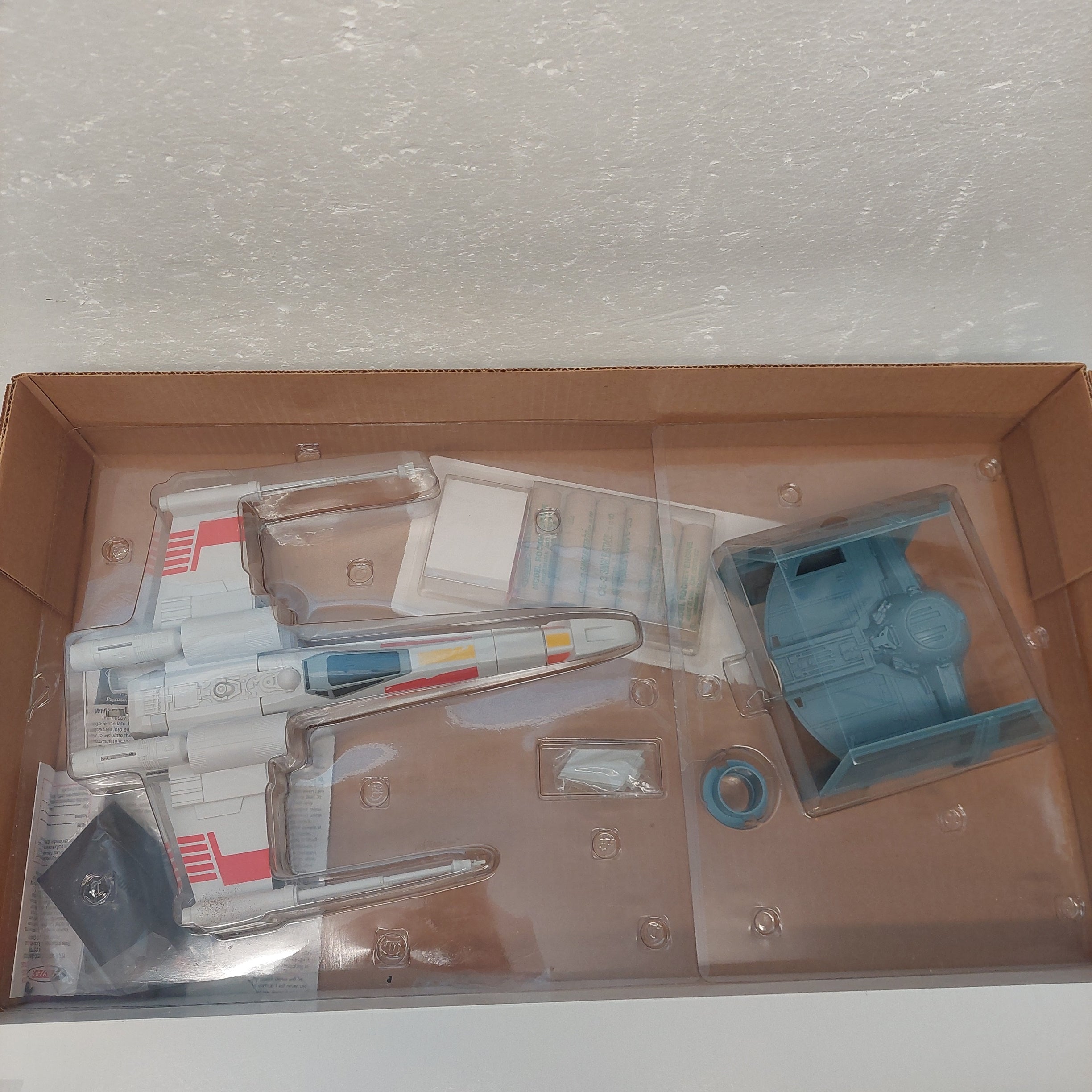 Star Wars Ready to Fly Model Rocket Starter Set