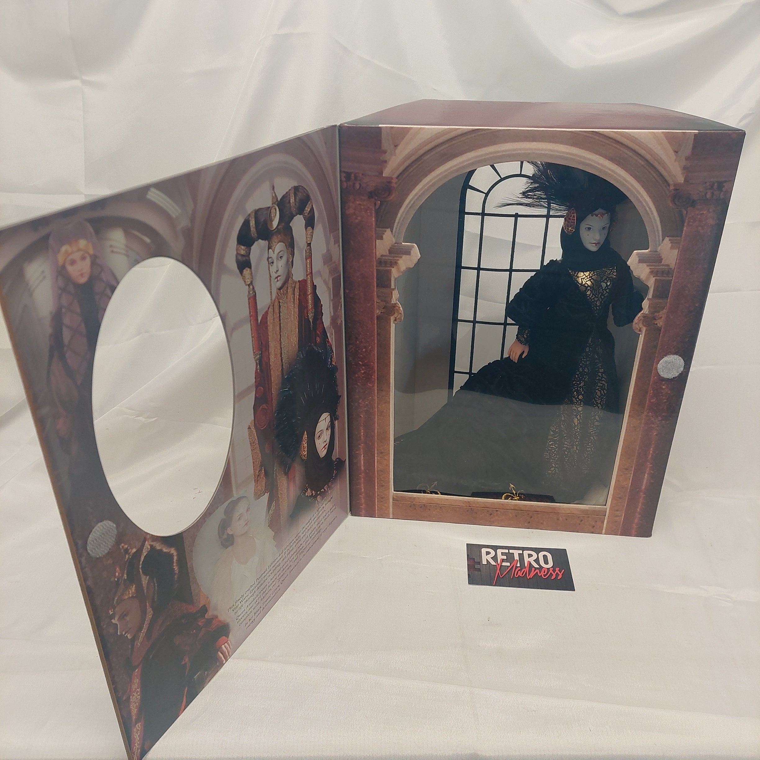 Star Wars Episode I Queen Amidala Black Travel Gown 1999 Portrait Edition