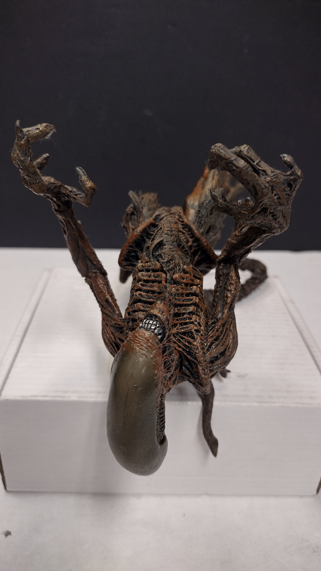 McFarlane Toys Movie Maniacs Series 6 Alien Resurrection Warrior Figure (2003 Release - Loose, Great Condition)