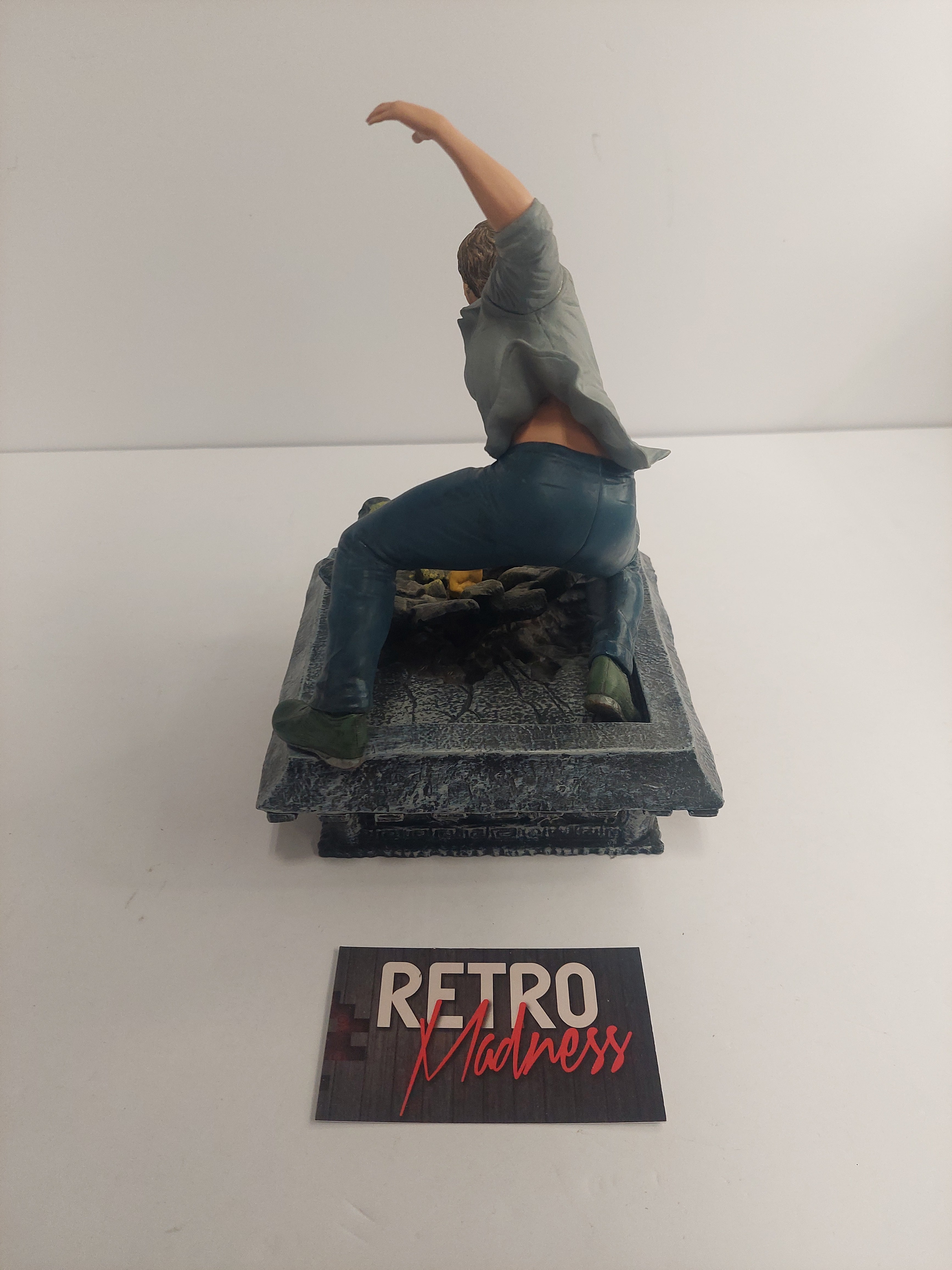 Diamond Select Toys Marvel Iron Fist PVC Diorama Netflix