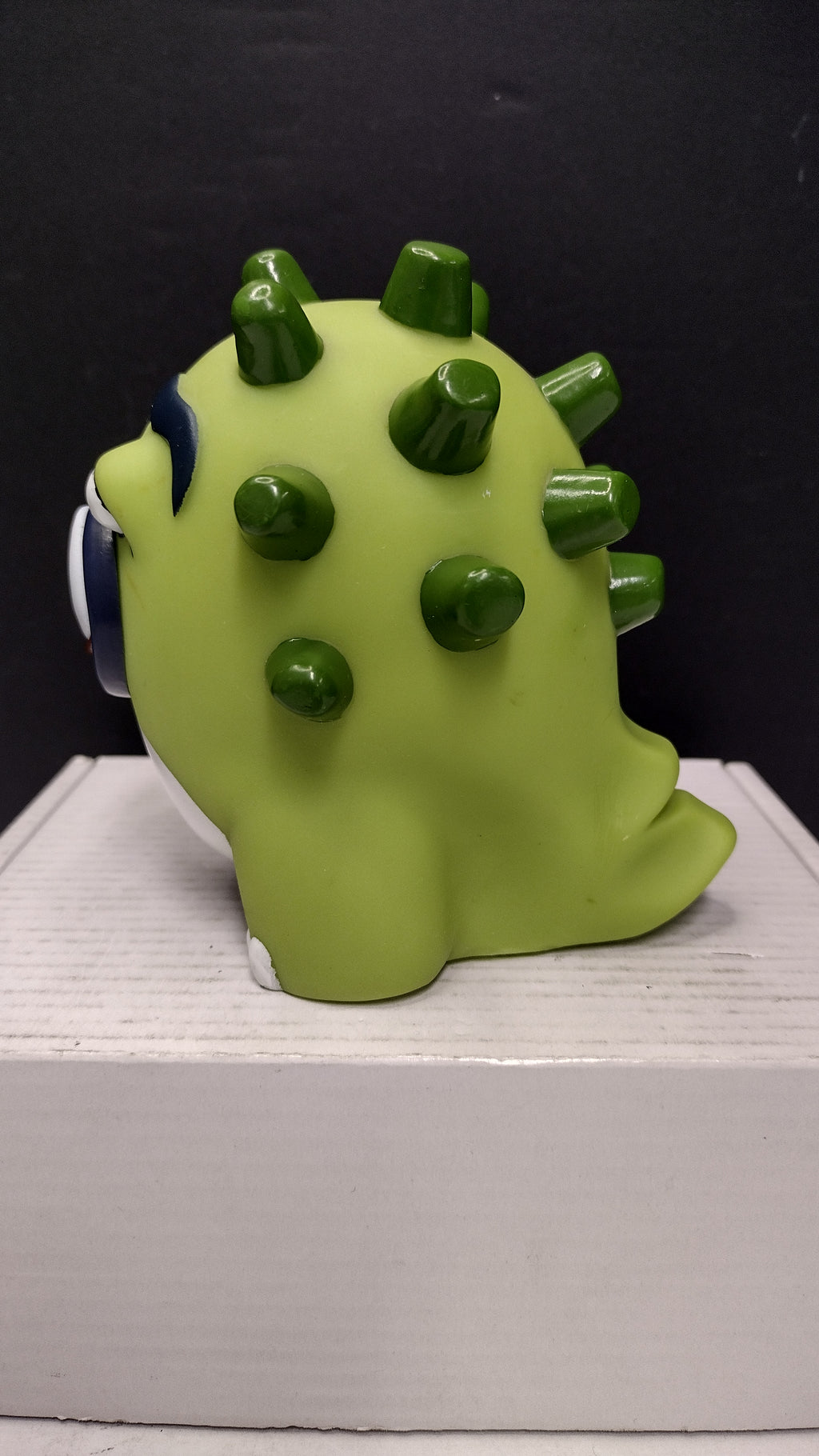 Attaboy The Axtrx "Nubbed Creature" Designer Vinyl Art Toy (Rock America - Loose w/ 1 Mouth Accessory)