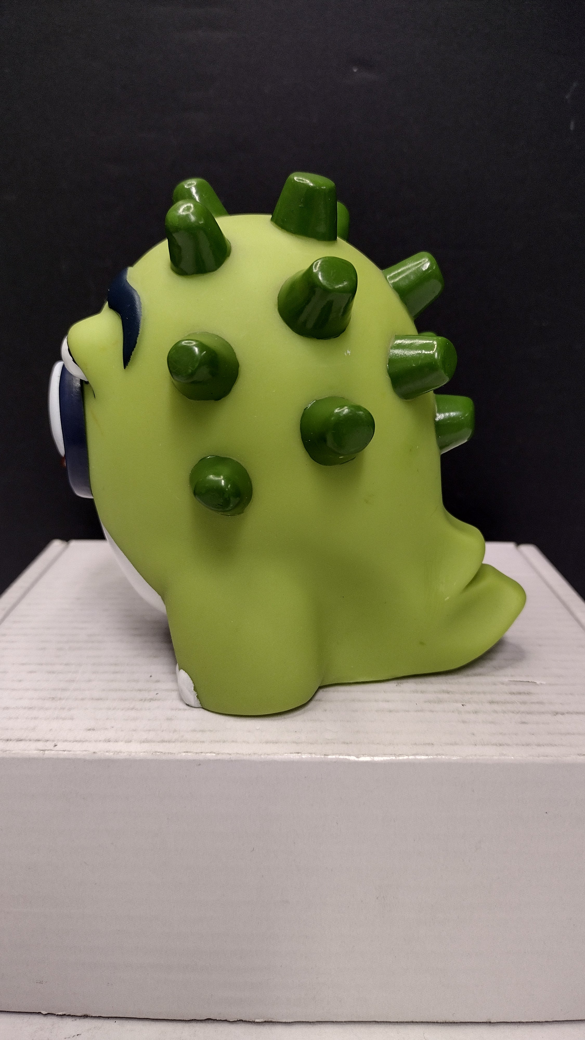 Attaboy The Axtrx "Nubbed Creature" Designer Vinyl Art Toy (Rock America - Loose w/ 1 Mouth Accessory)