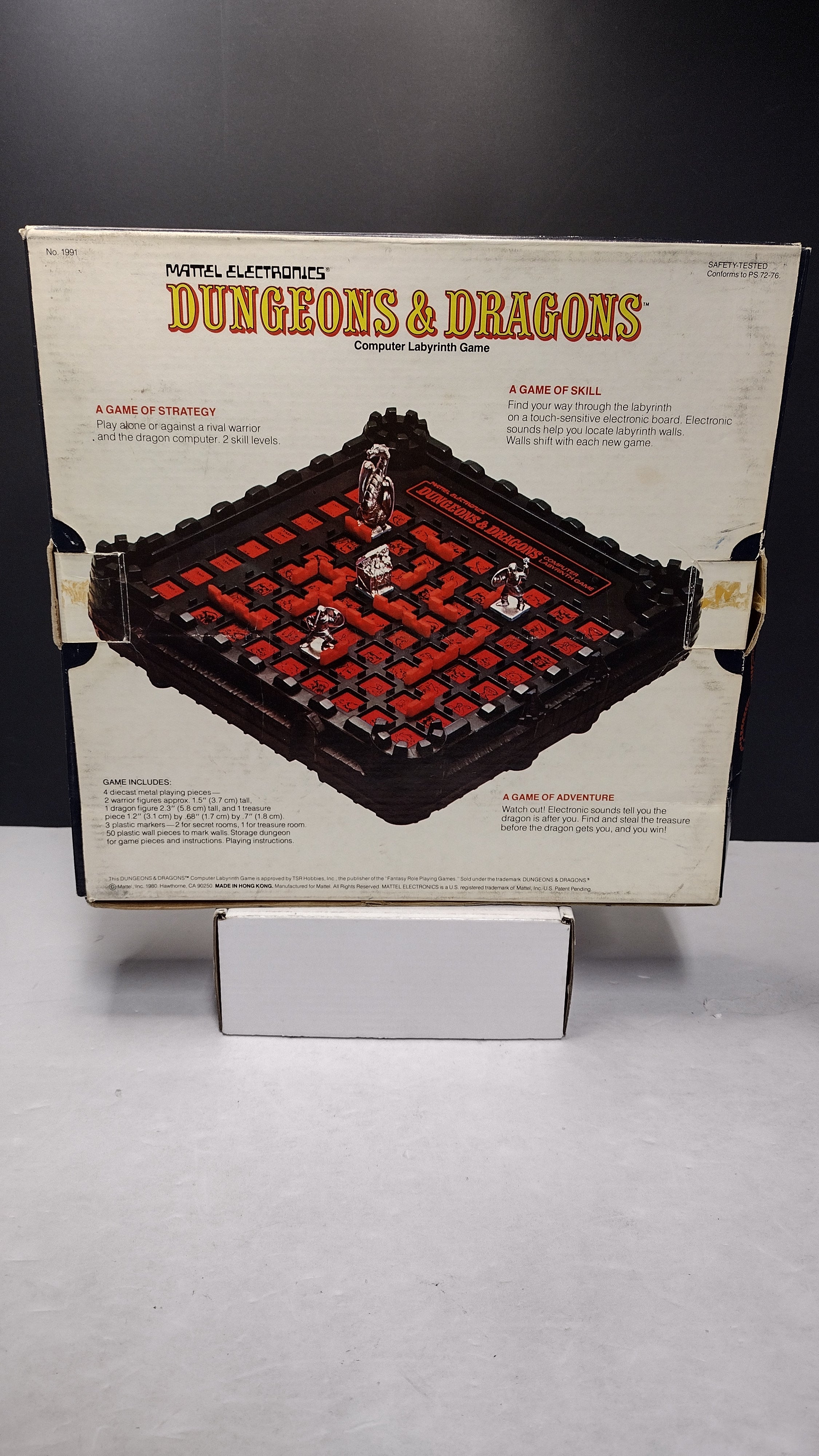 Vintage 1980 Mattel Electronics Dungeons & Dragons Computer Labyrinth Game (100% Complete with Box & Cards)