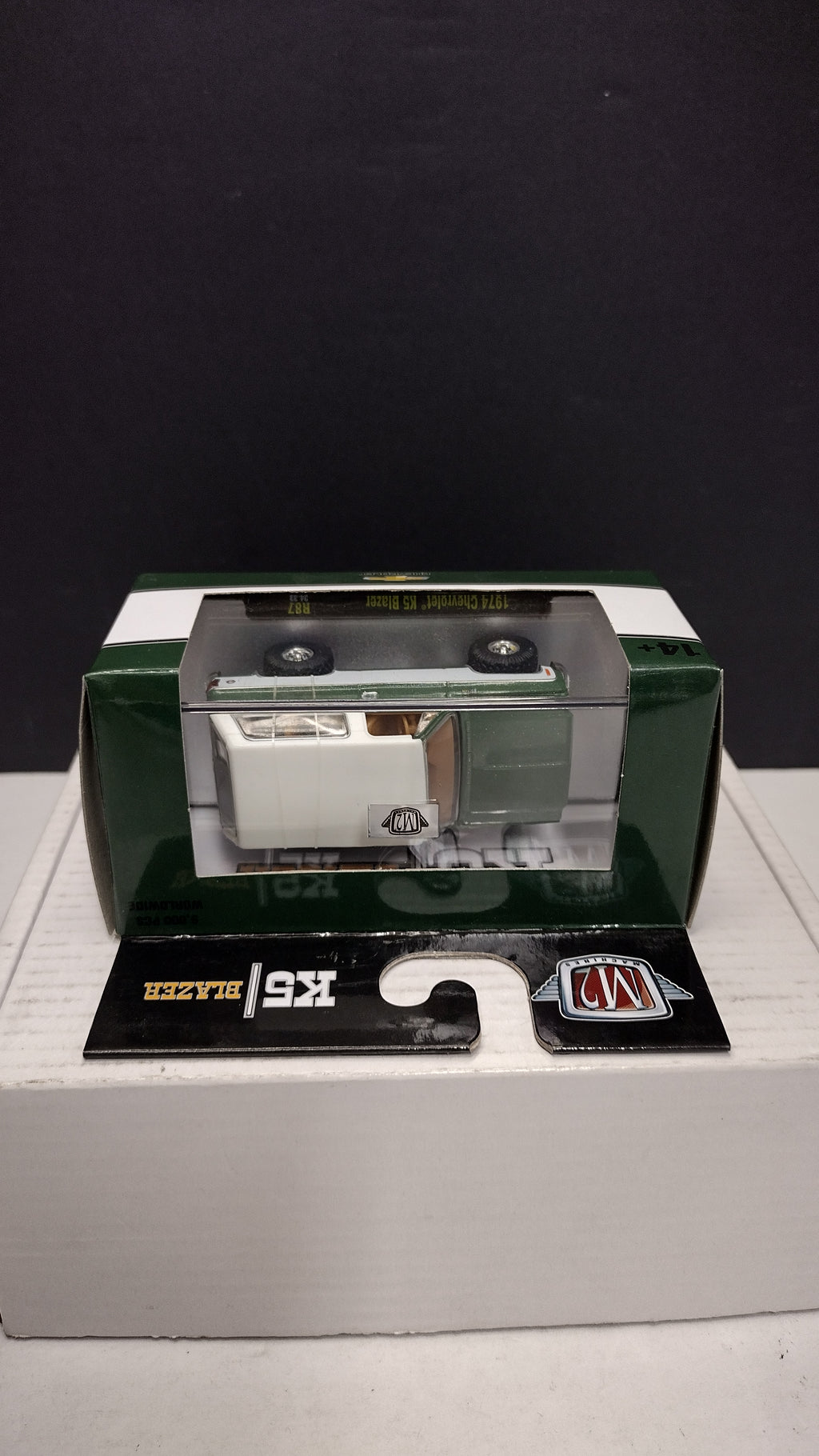 Modern 2020s M2 Machines 1974 Chevrolet K5 Blazer 1:64 (New in Acrylic Box - Factory Sealed)