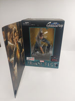 Diamond Select Toys Marvel Iron Fist PVC Diorama Netflix