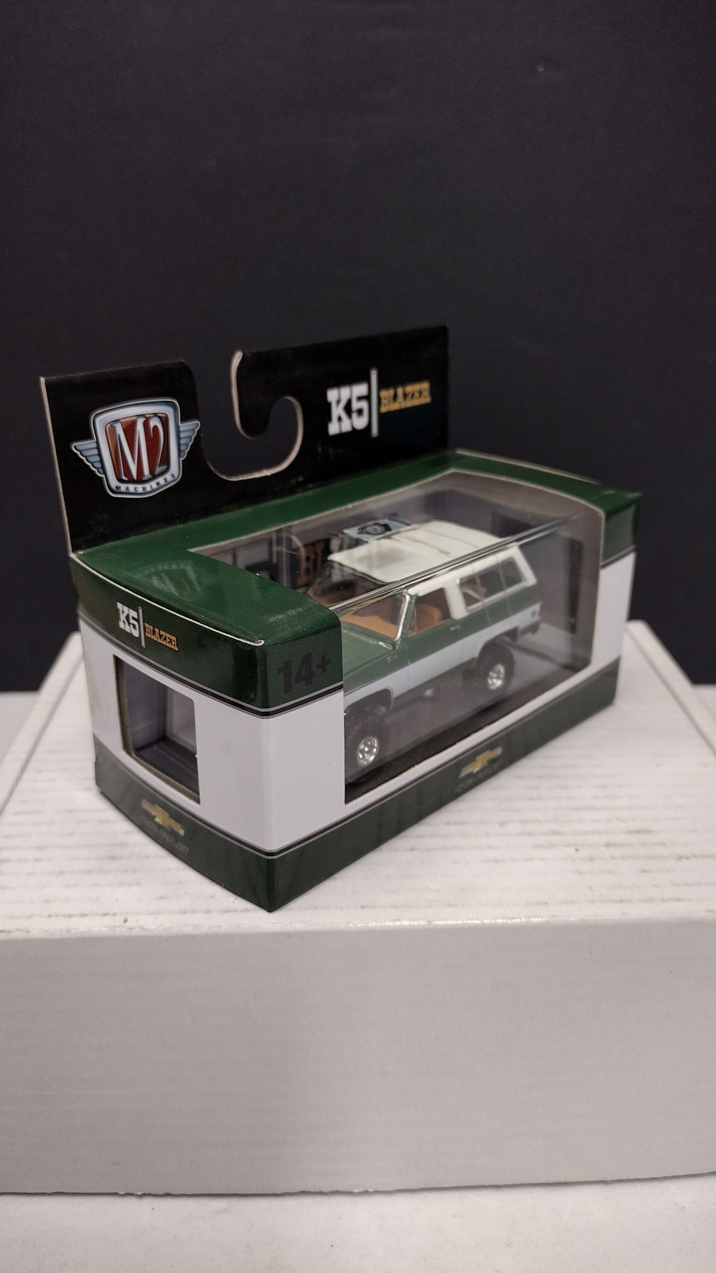 Modern 2020s M2 Machines 1974 Chevrolet K5 Blazer 1:64 (New in Acrylic Box - Factory Sealed)
