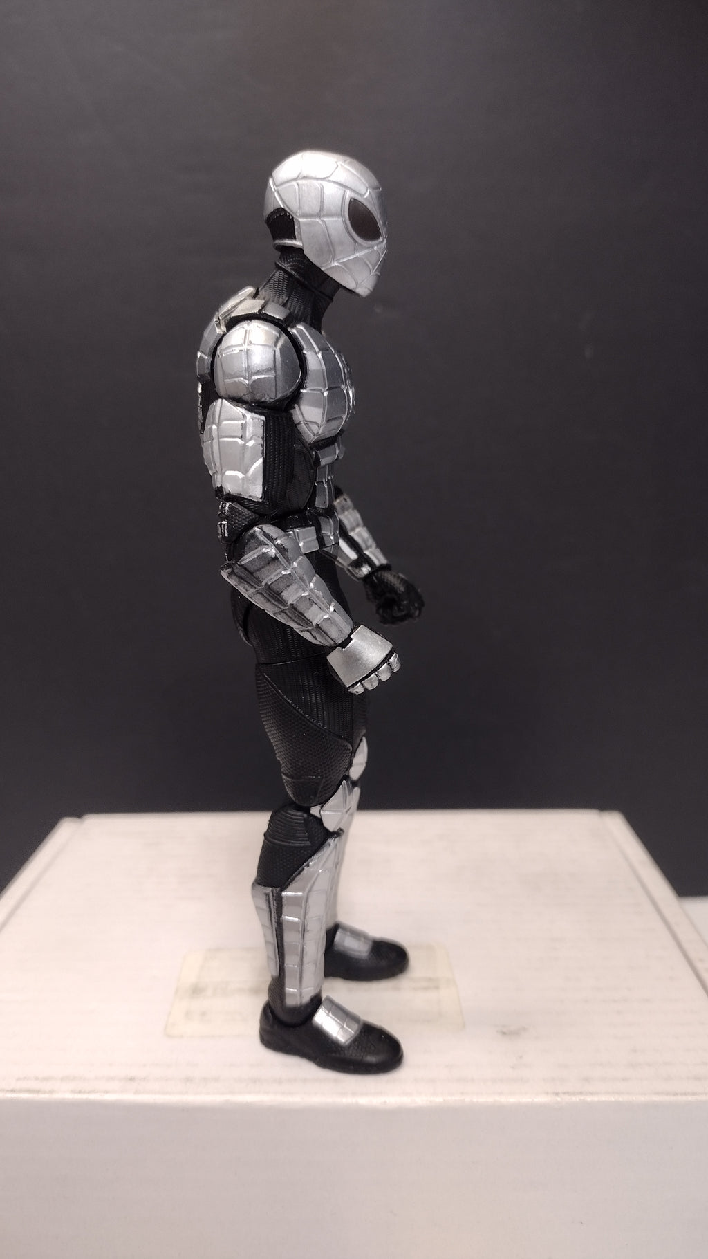 Hasbro Marvel Legends Retro Cardback Spider-Armor MK I Action Figure (6-Inch Scale - Loose, Great Condition)