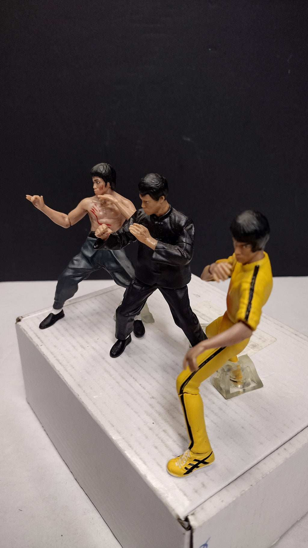 Bandai Kung Fu Masters of Legend Bruce Lee Figure Set of 4 (C. P. Tom / Official License - Loose w/ 1 Box, Missing Flying Kick Stand)