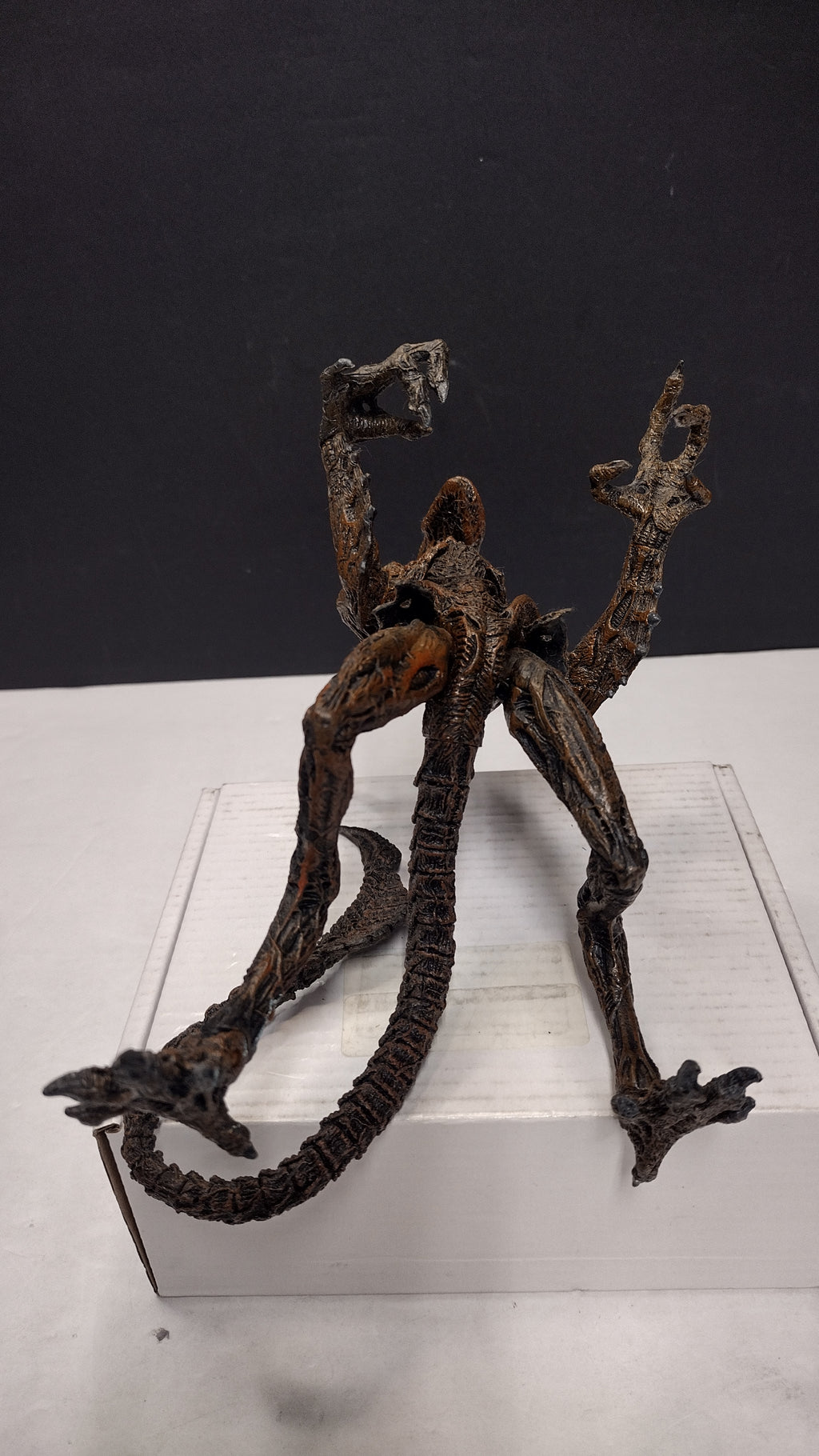 McFarlane Toys Movie Maniacs Series 6 Alien Resurrection Warrior Figure (2003 Release - Loose, Great Condition)
