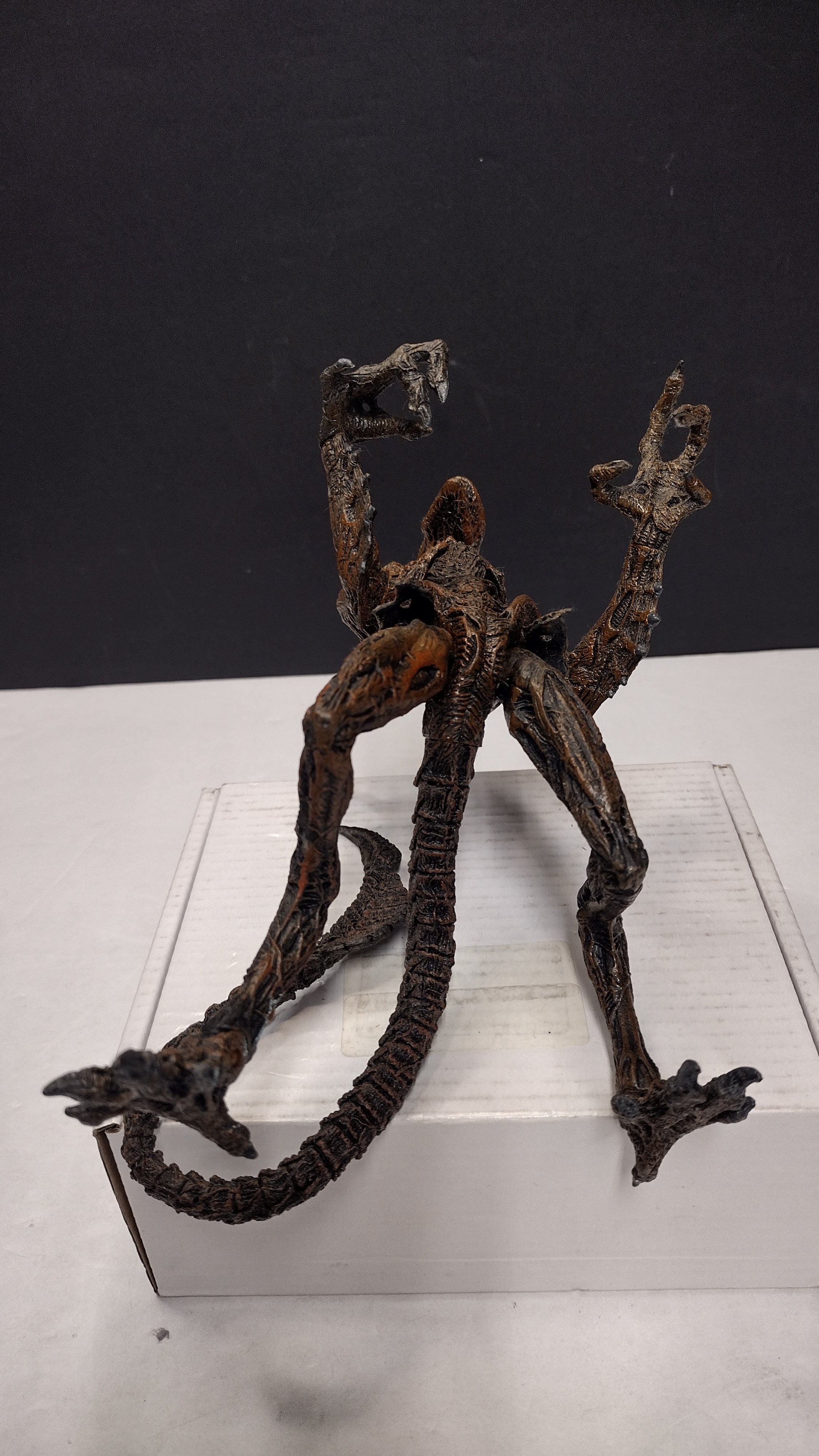 McFarlane Toys Movie Maniacs Series 6 Alien Resurrection Warrior Figure (2003 Release - Loose, Great Condition)