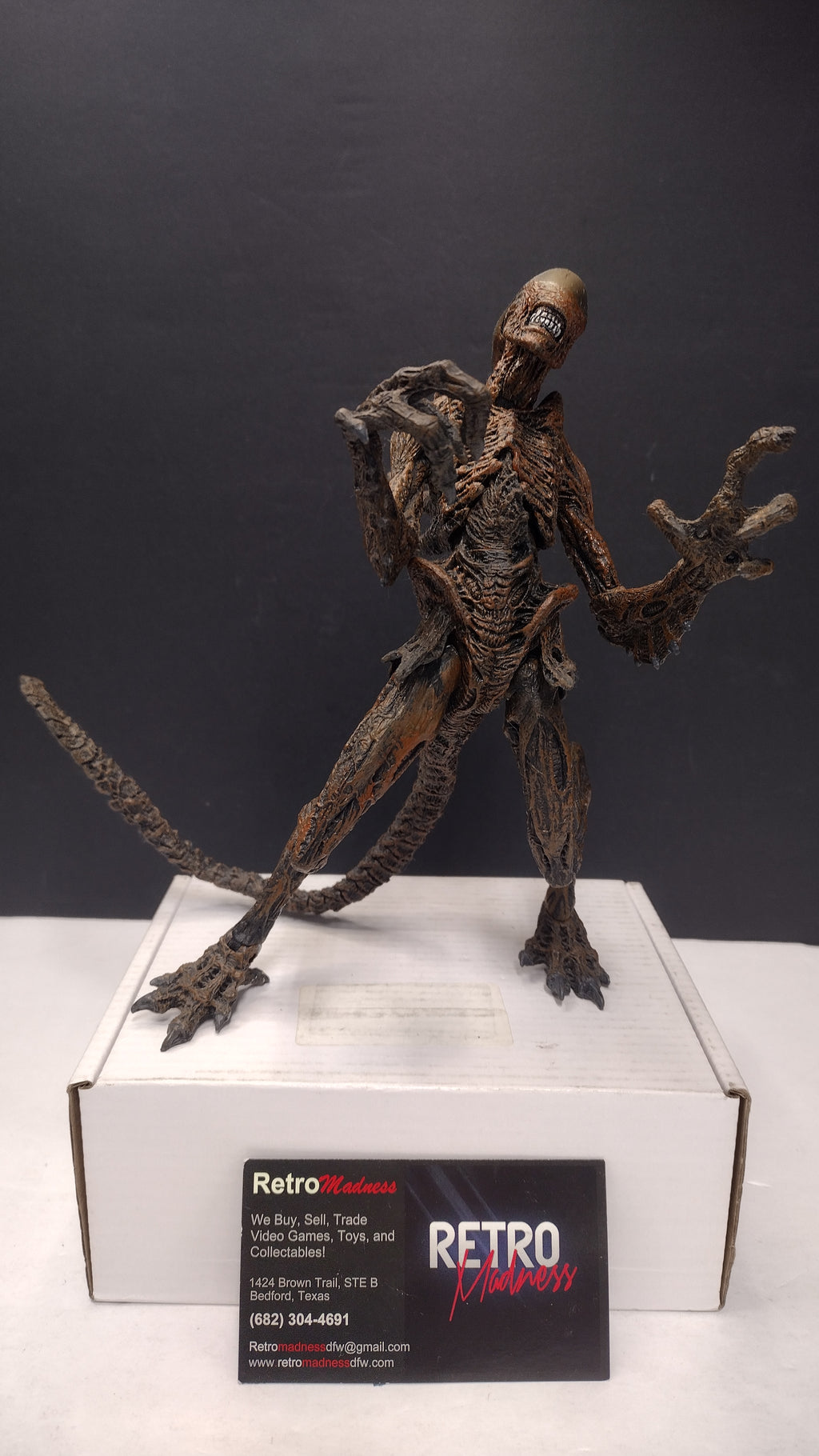 McFarlane Toys Movie Maniacs Series 6 Alien Resurrection Warrior Figure (2003 Release - Loose, Great Condition)
