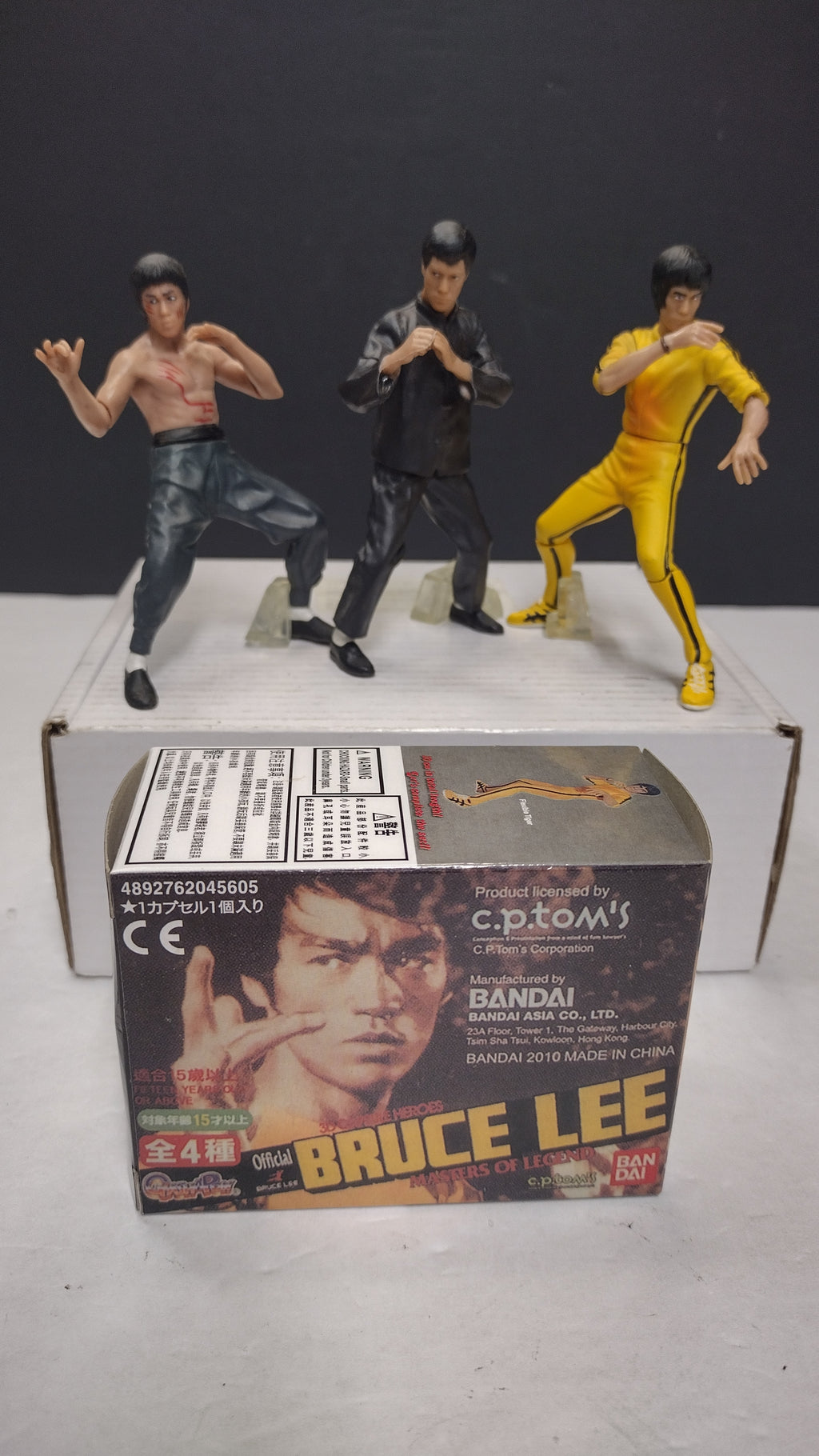 Bandai Kung Fu Masters of Legend Bruce Lee Figure Set of 4 (C. P. Tom / Official License - Loose w/ 1 Box, Missing Flying Kick Stand)