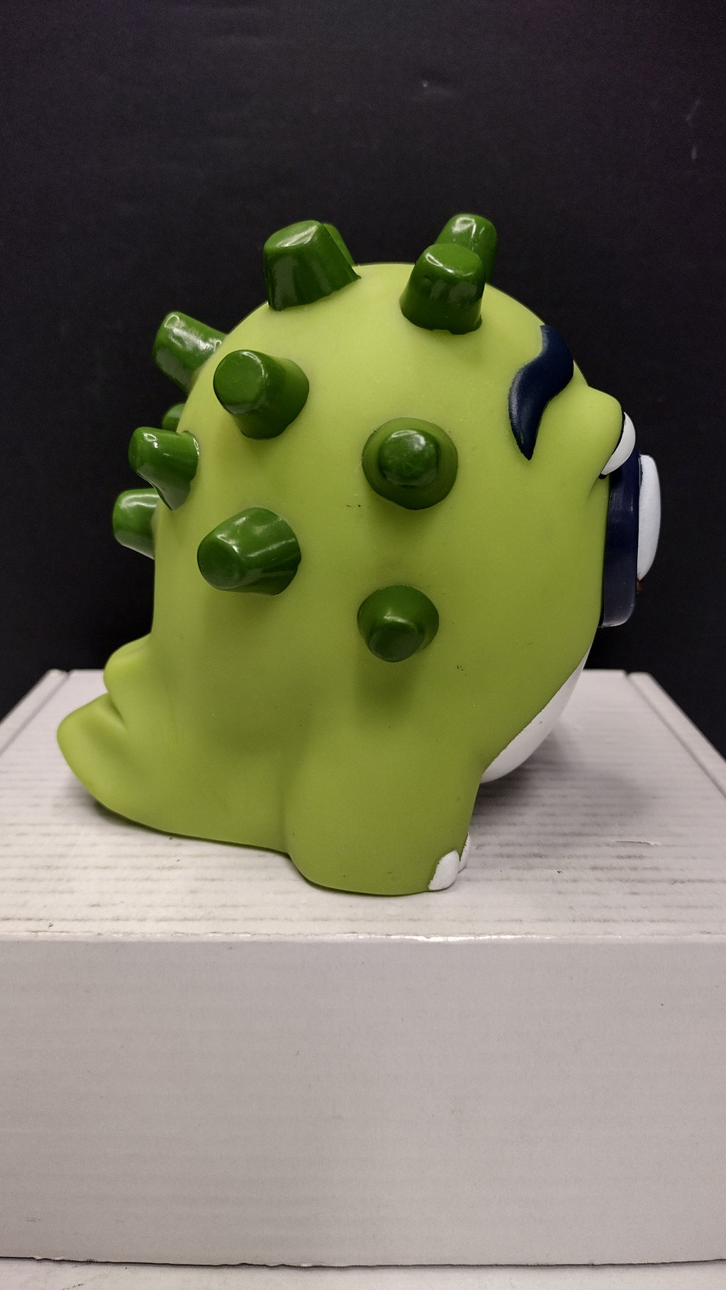 Attaboy The Axtrx "Nubbed Creature" Designer Vinyl Art Toy (Rock America - Loose w/ 1 Mouth Accessory)