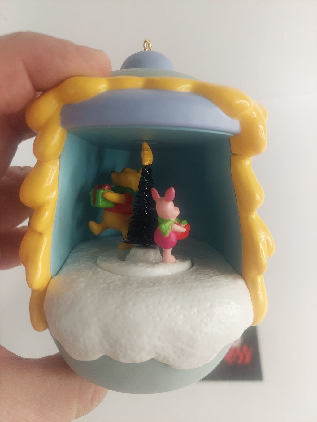 Hallmark Keepsake Disney Winnie the Pooh A Smallish Gift Ornament