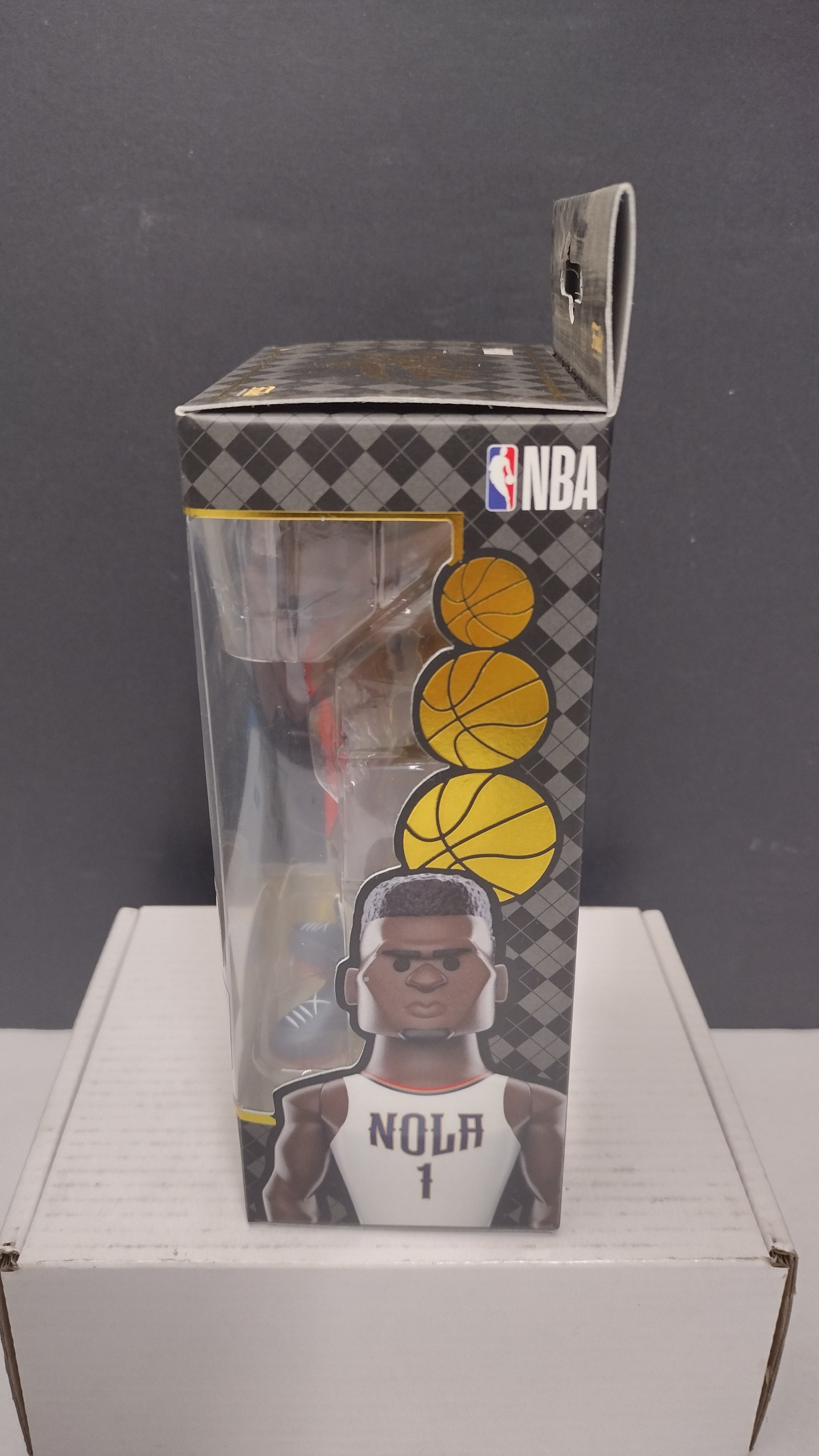 Funko GOLD Zion Williamson New Orleans Pelicans CHASE Variant Premium Vinyl Figure NIB