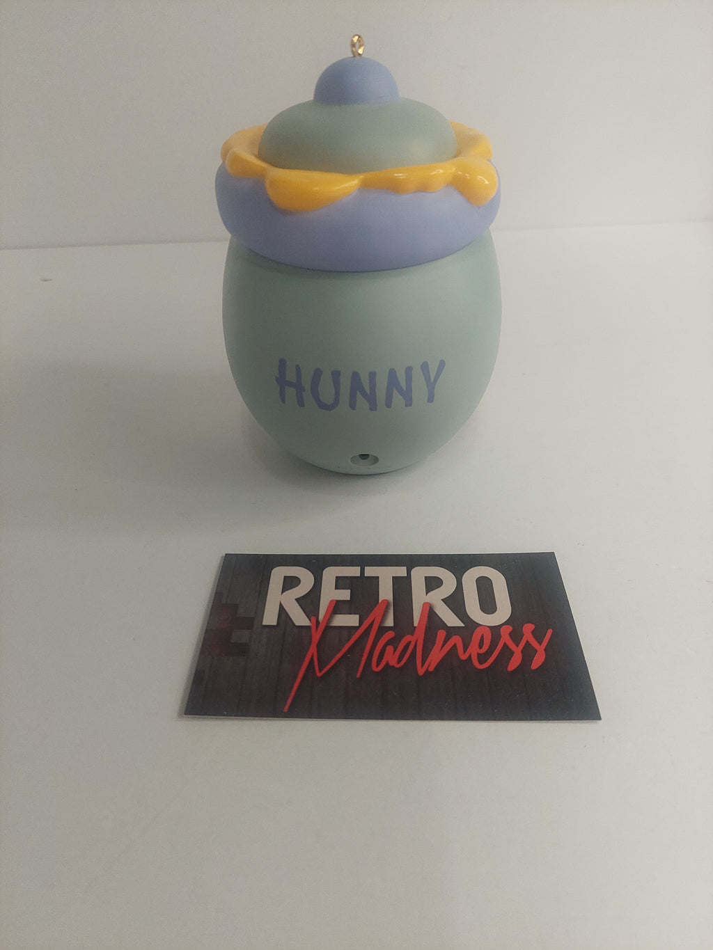 Hallmark Keepsake Disney Winnie the Pooh A Smallish Gift Ornament