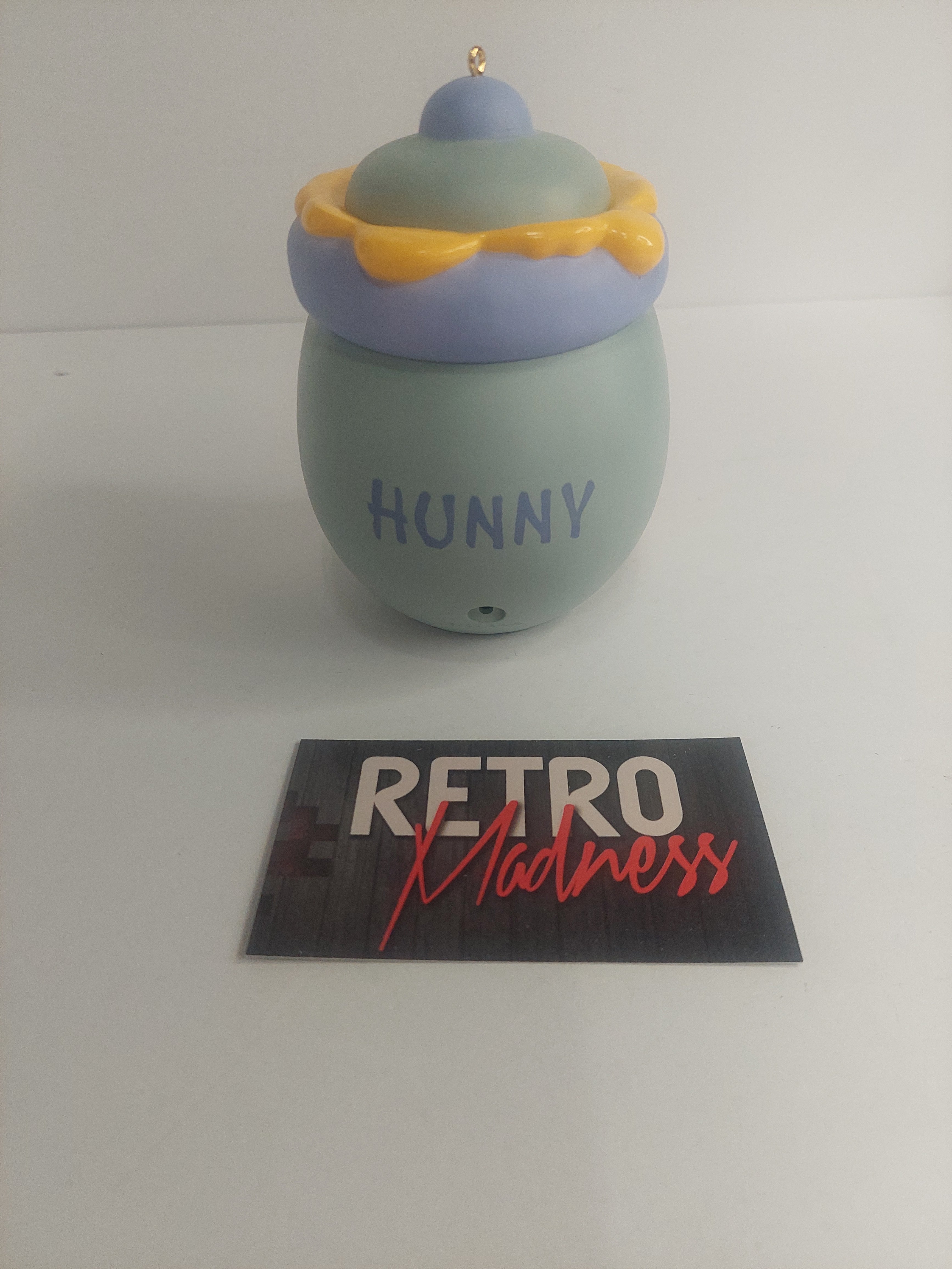 Hallmark Keepsake Disney Winnie the Pooh A Smallish Gift Ornament