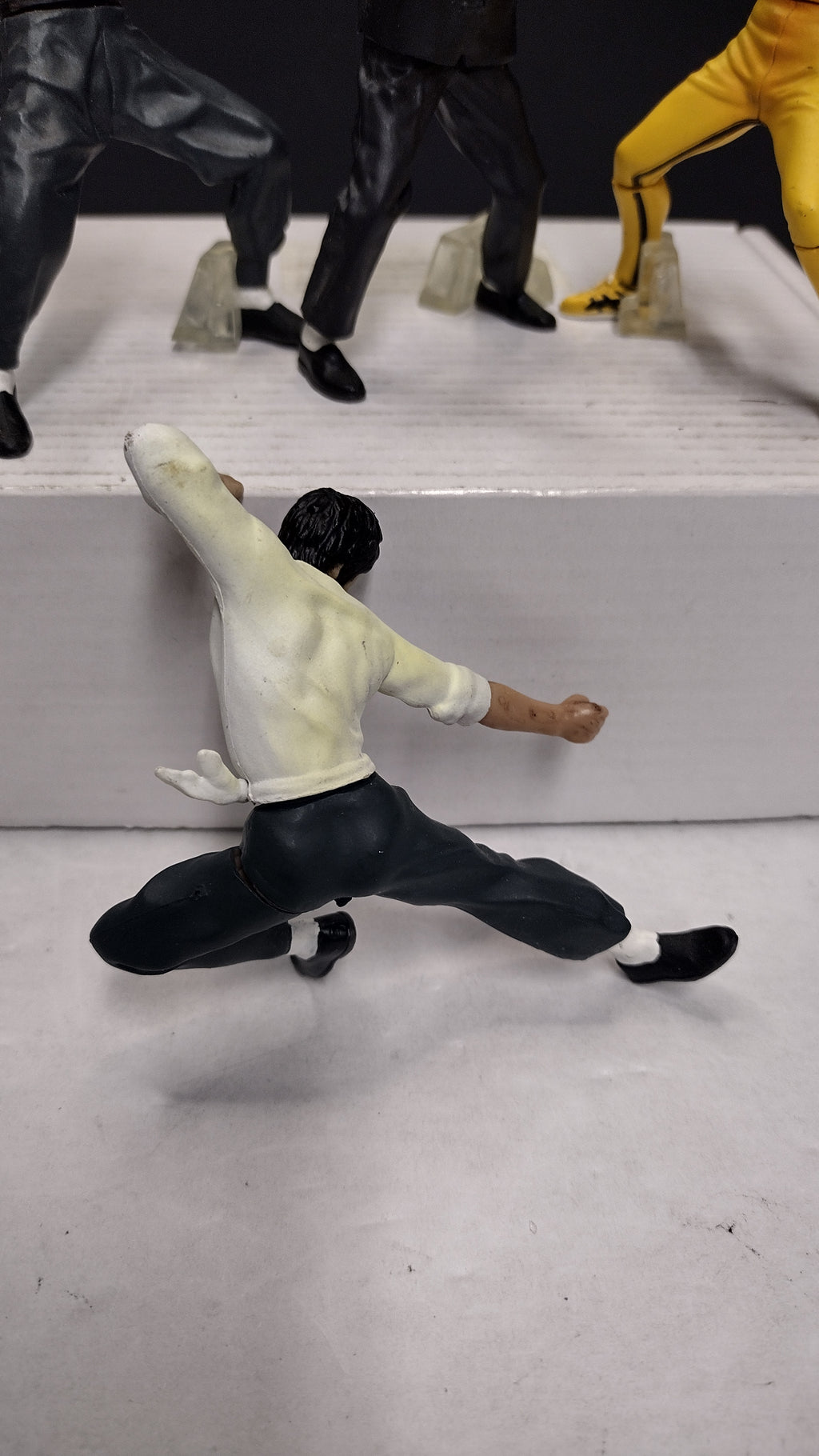 Bandai Kung Fu Masters of Legend Bruce Lee Figure Set of 4 (C. P. Tom / Official License - Loose w/ 1 Box, Missing Flying Kick Stand)