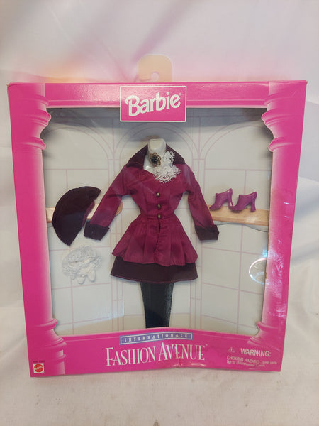 Barbie Internationale Fashion Avenue Dress and Accessories