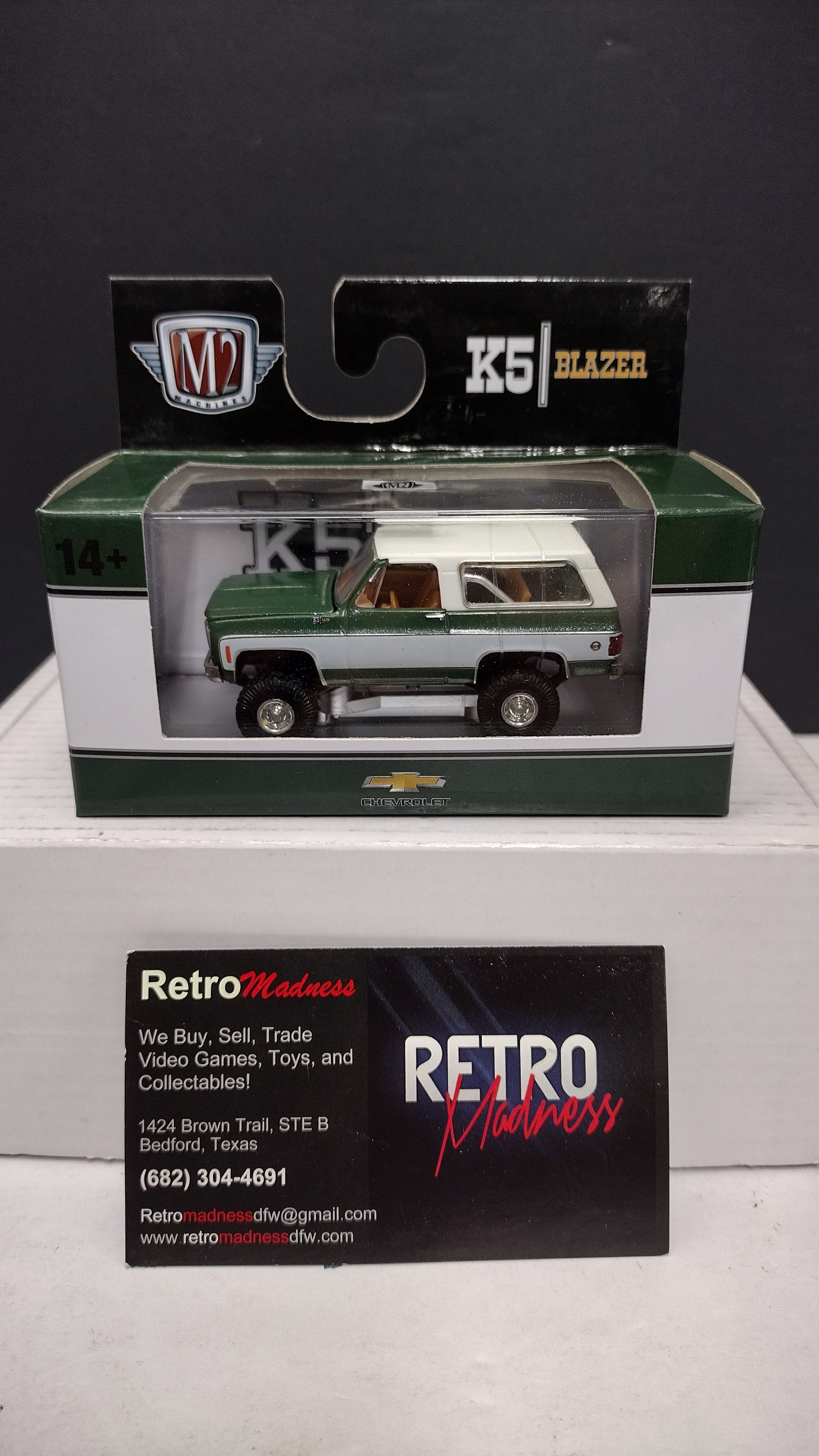 Modern 2020s M2 Machines 1974 Chevrolet K5 Blazer 1:64 (New in Acrylic Box - Factory Sealed)