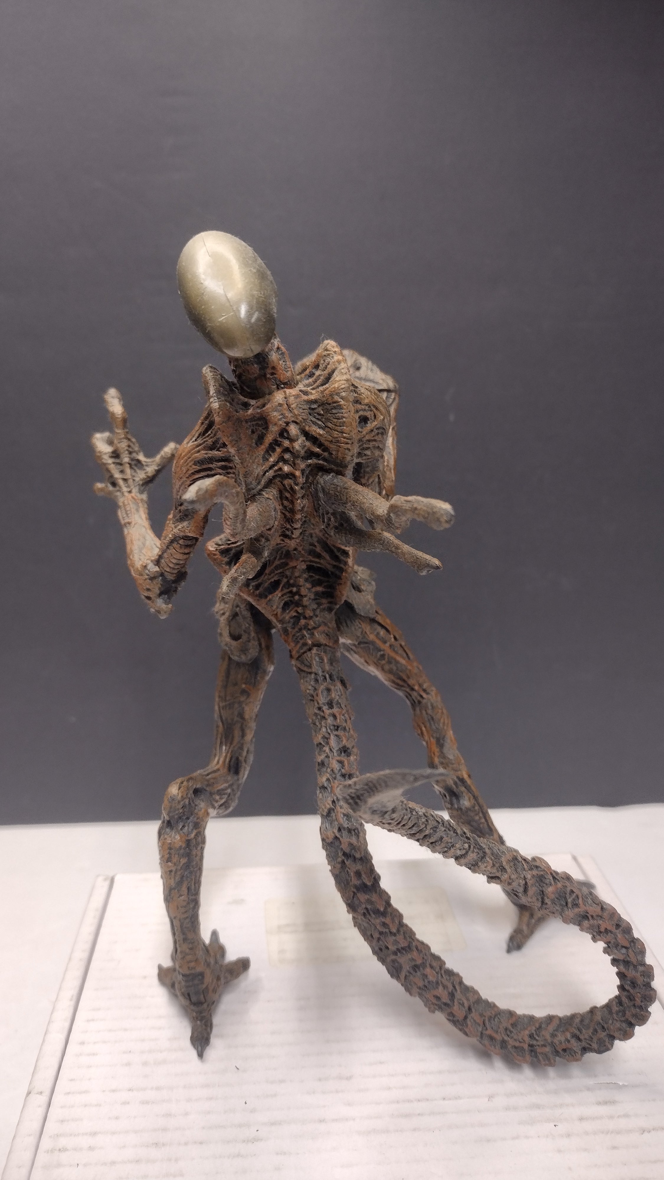 McFarlane Toys Movie Maniacs Series 6 Alien Resurrection Warrior Figure (2003 Release - Loose, Great Condition)