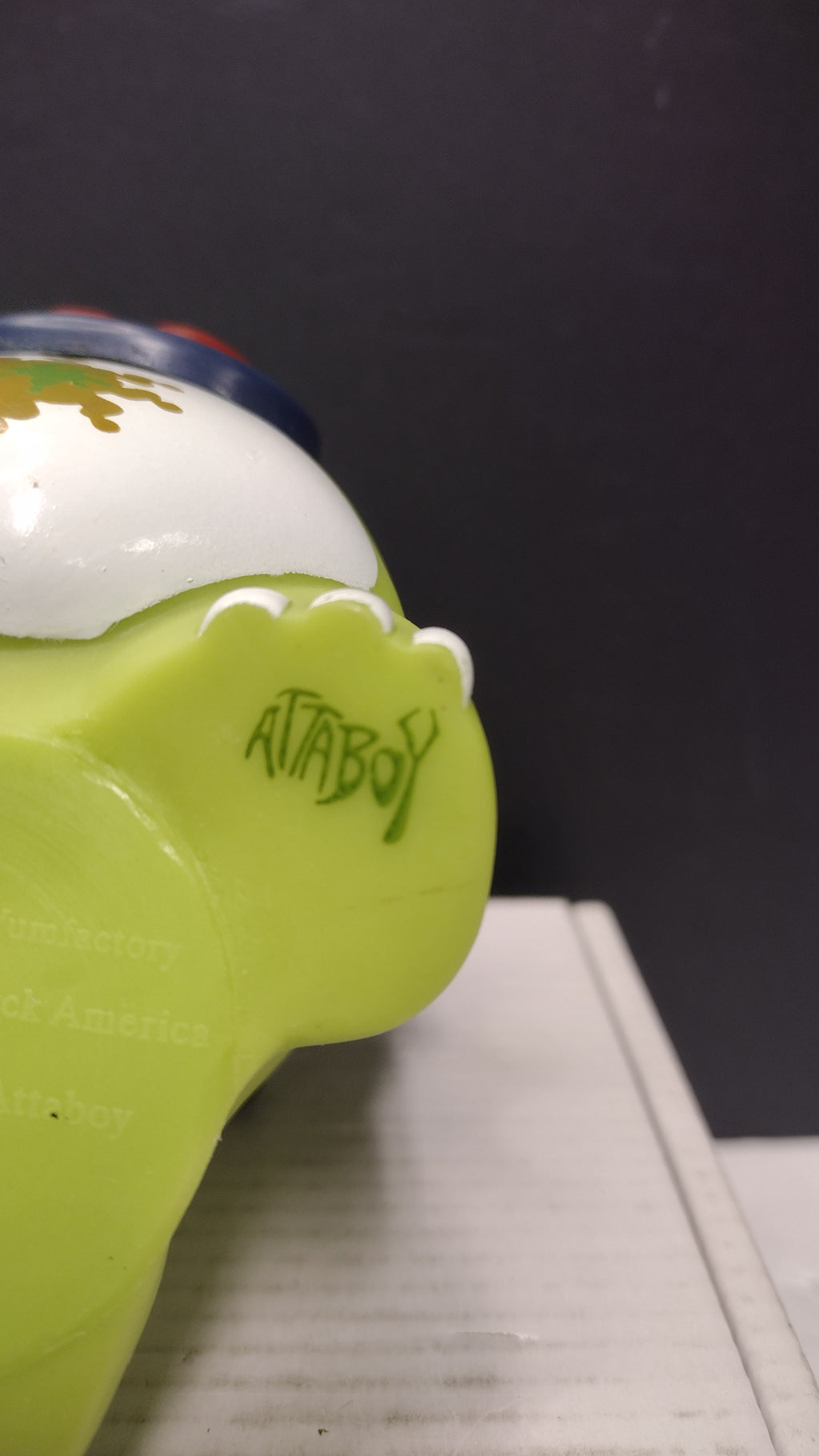 Attaboy The Axtrx "Nubbed Creature" Designer Vinyl Art Toy (Rock America - Loose w/ 1 Mouth Accessory)