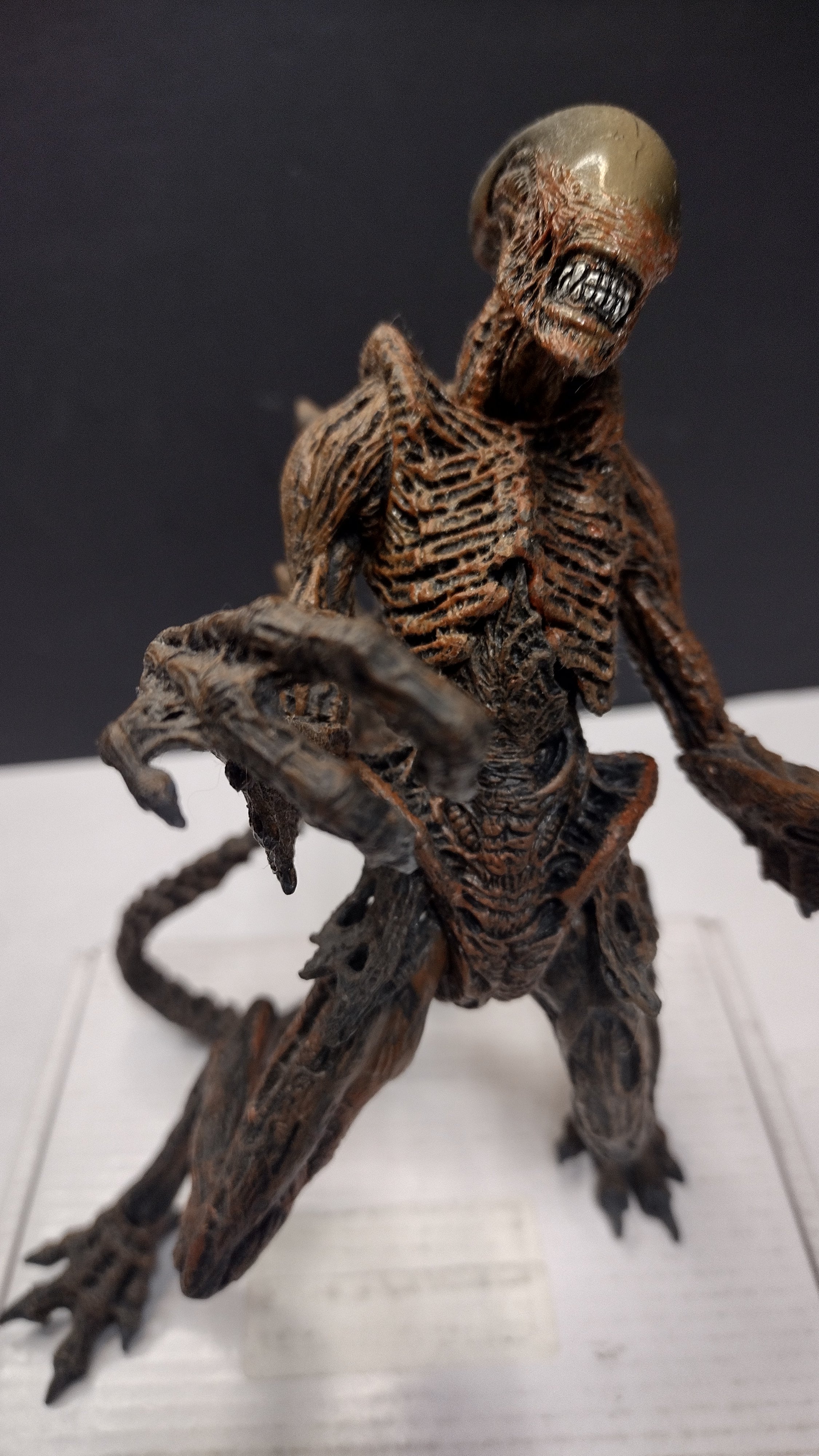 McFarlane Toys Movie Maniacs Series 6 Alien Resurrection Warrior Figure (2003 Release - Loose, Great Condition)