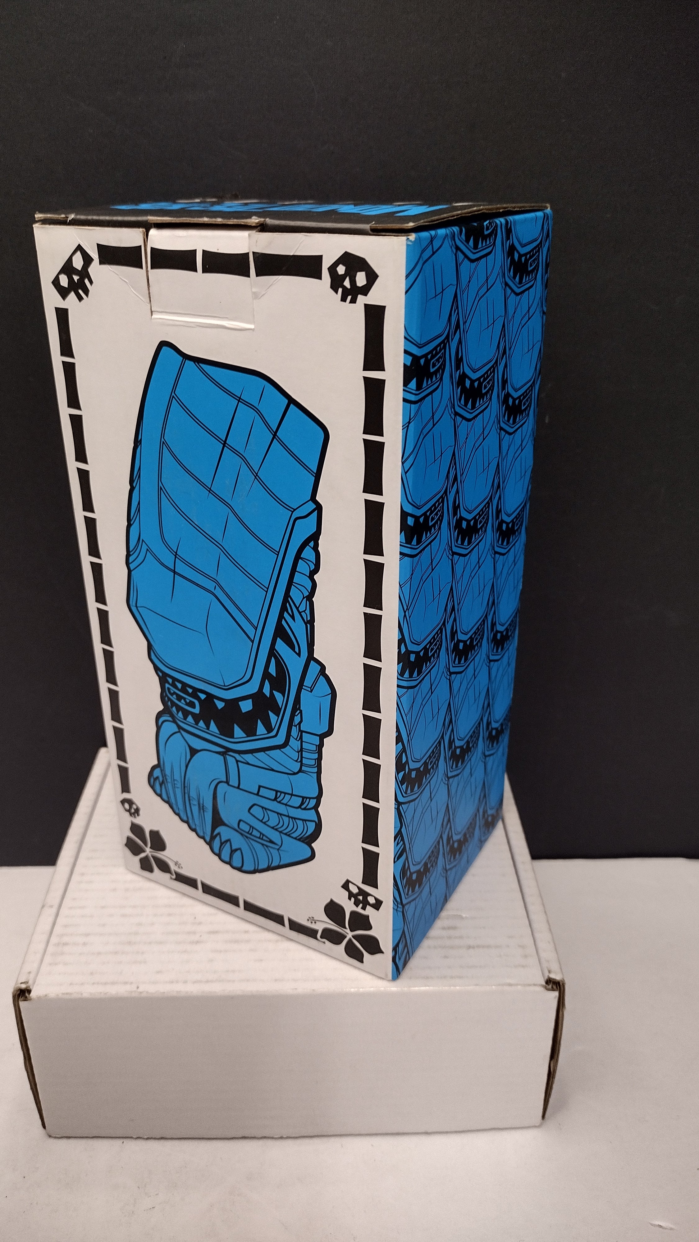 Mondo Tee-Kis Aliens Xenomorph Ceramic Tiki Mug (Blue Glaze Edition - 2017 Release, Unused in Box)