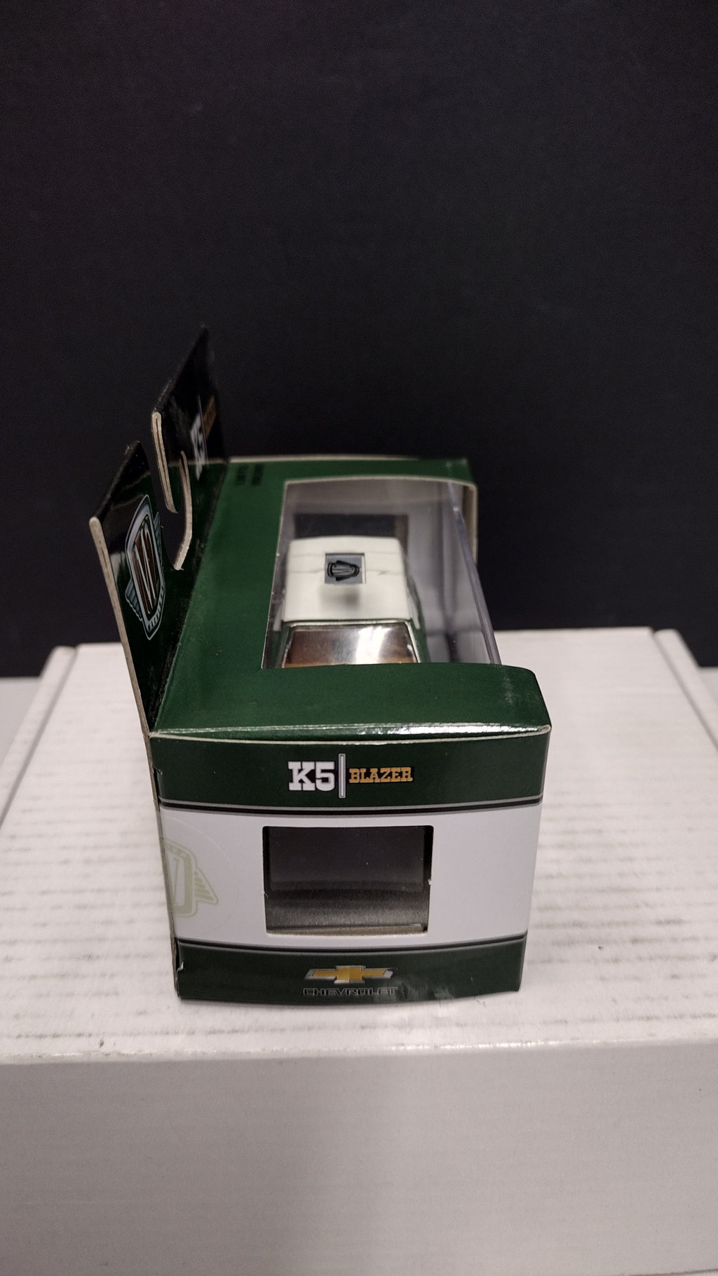 Modern 2020s M2 Machines 1974 Chevrolet K5 Blazer 1:64 (New in Acrylic Box - Factory Sealed)