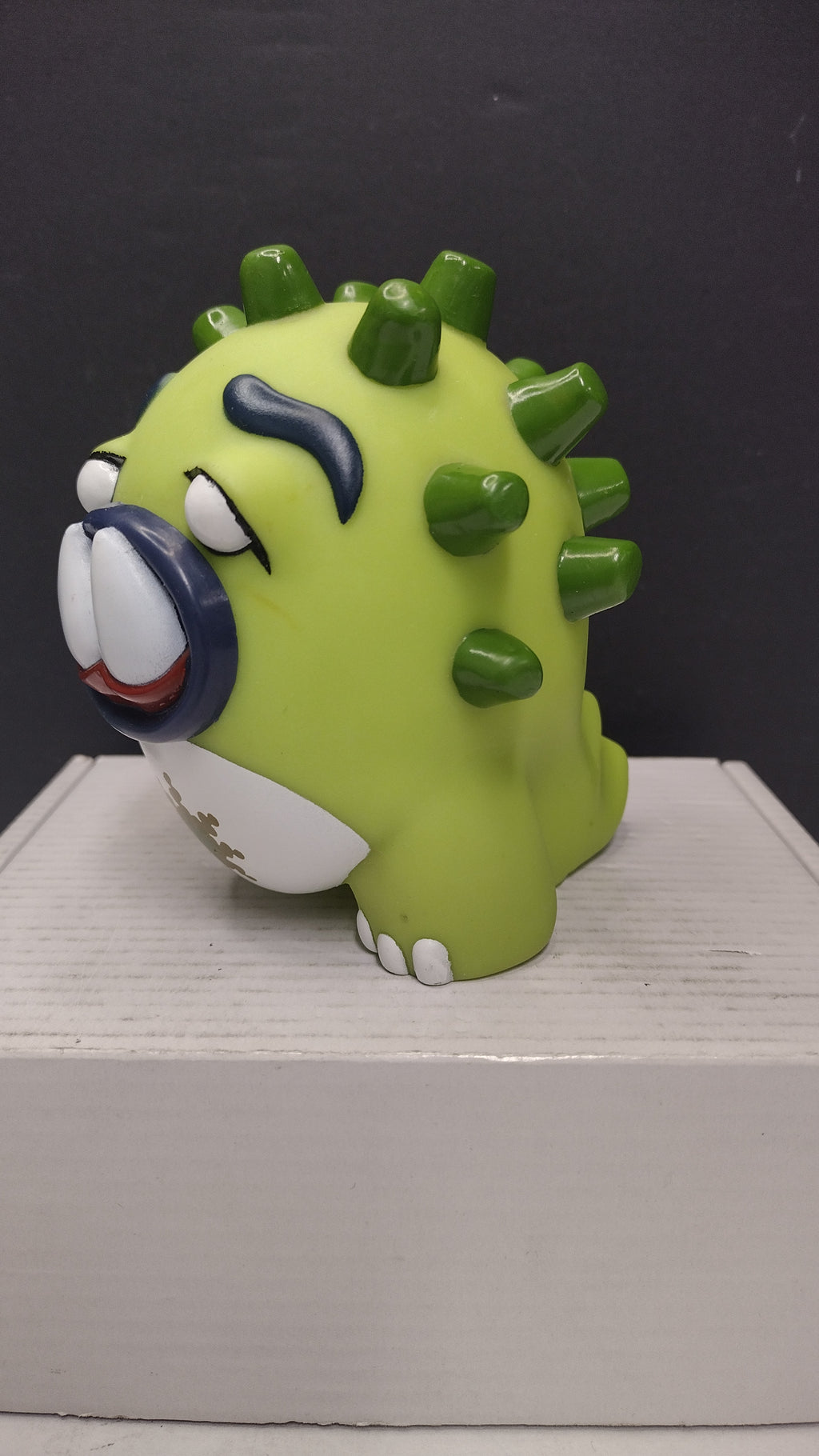 Attaboy The Axtrx "Nubbed Creature" Designer Vinyl Art Toy (Rock America - Loose w/ 1 Mouth Accessory)