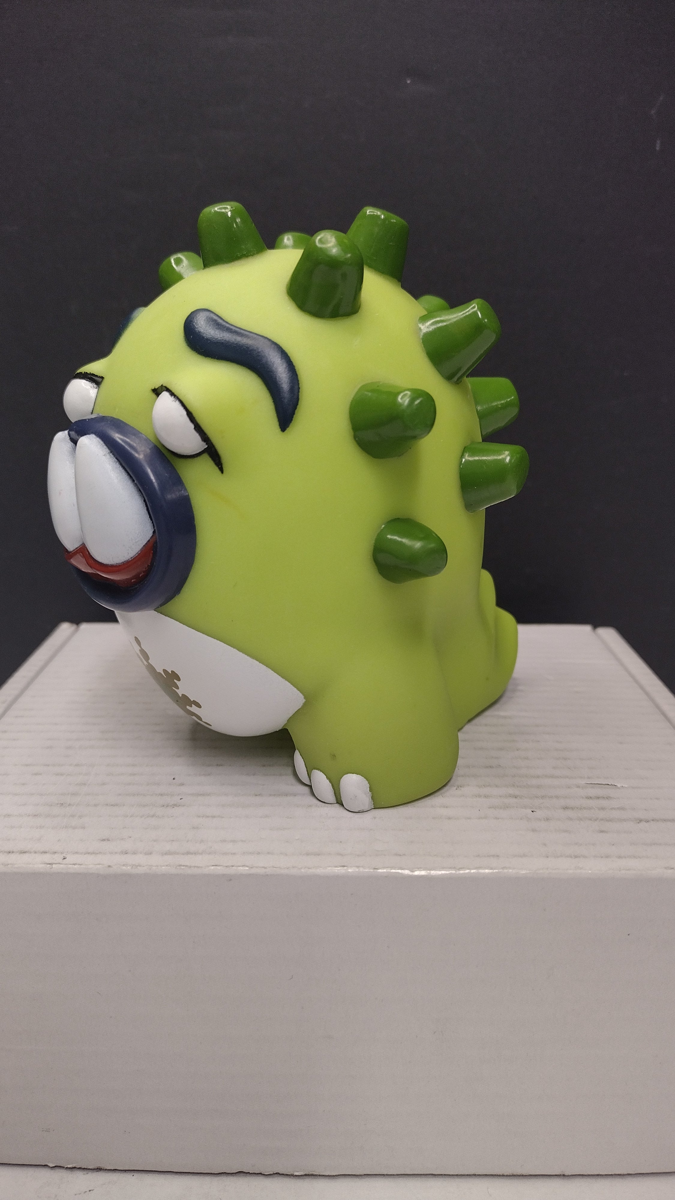 Attaboy The Axtrx "Nubbed Creature" Designer Vinyl Art Toy (Rock America - Loose w/ 1 Mouth Accessory)