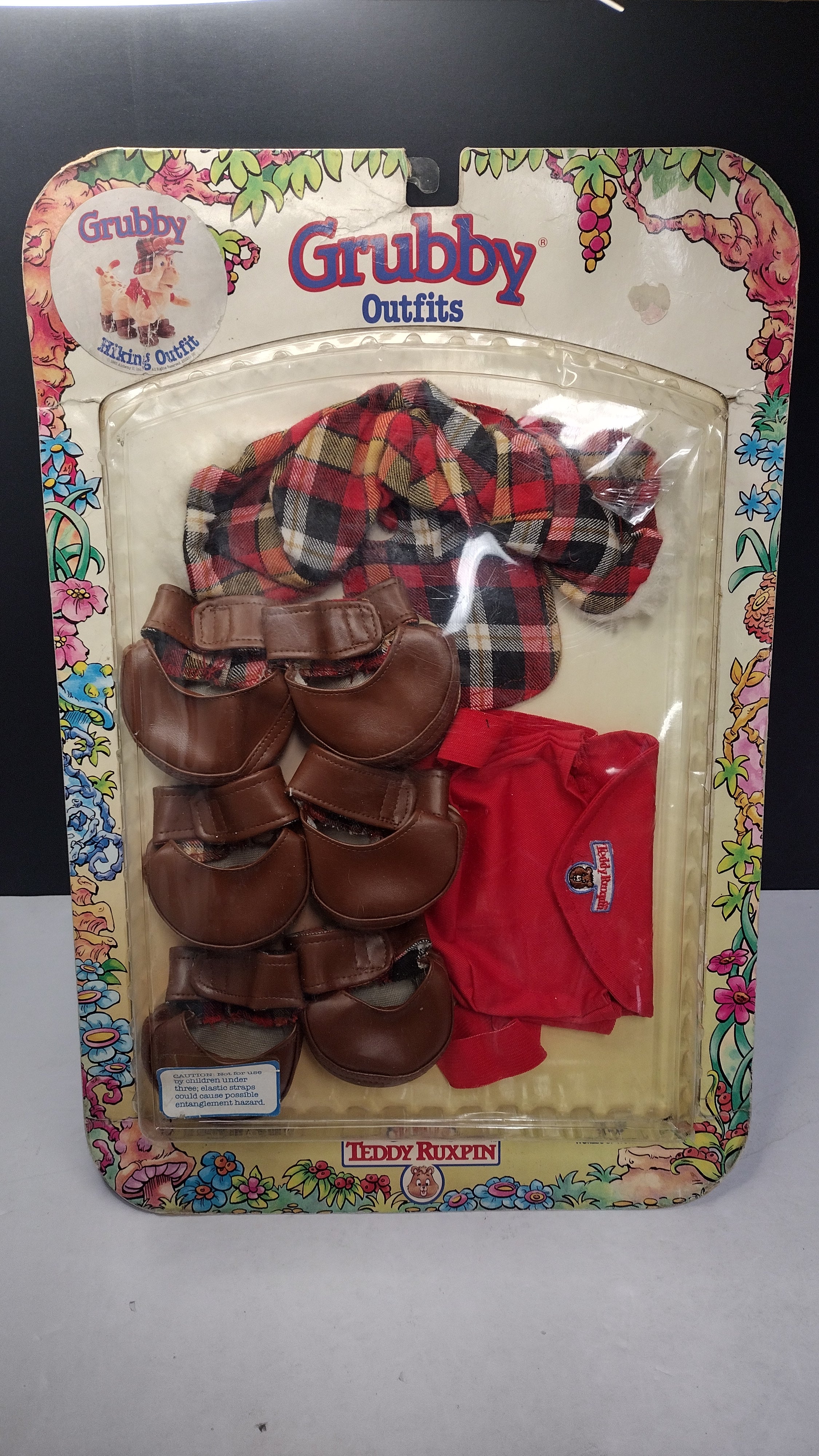 Vintage 1987 Worlds of Wonder Grubby Caterpillar Hiking Outfit & Shoes Set (Teddy Ruxpin - Sealed Card)