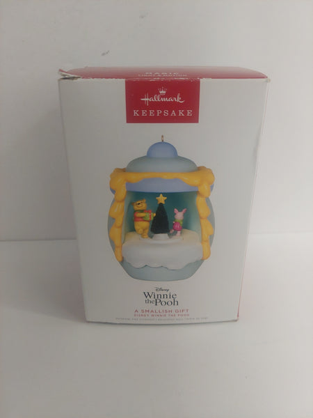 Hallmark Keepsake Disney Winnie the Pooh A Smallish Gift Ornament