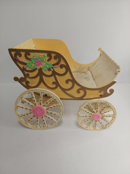 Vintage Disney Classics Cinderella Weeding Carriage for Parts Damaged