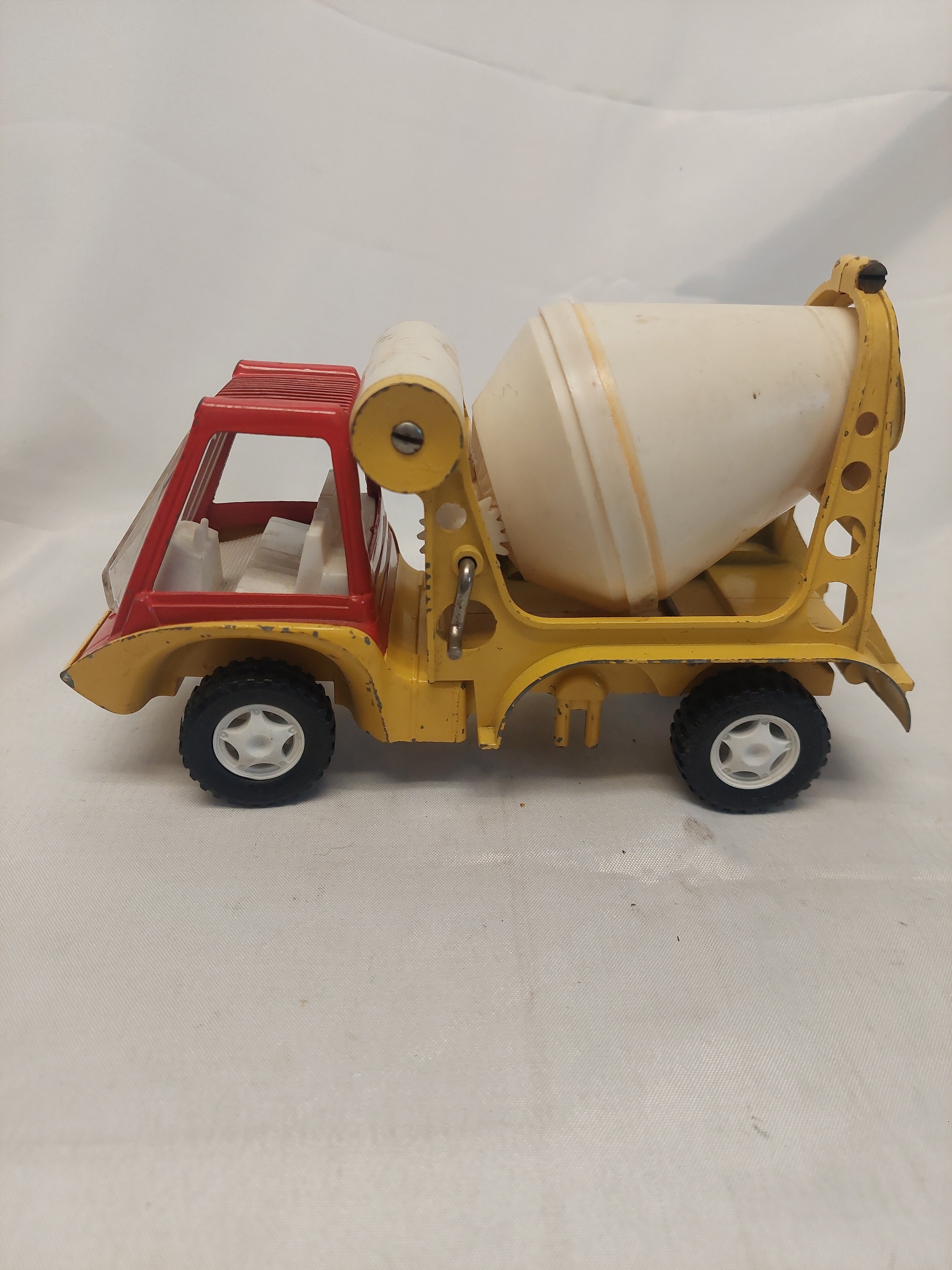 Vintage 1969 Gabriel Industries Cement Mixer Truck