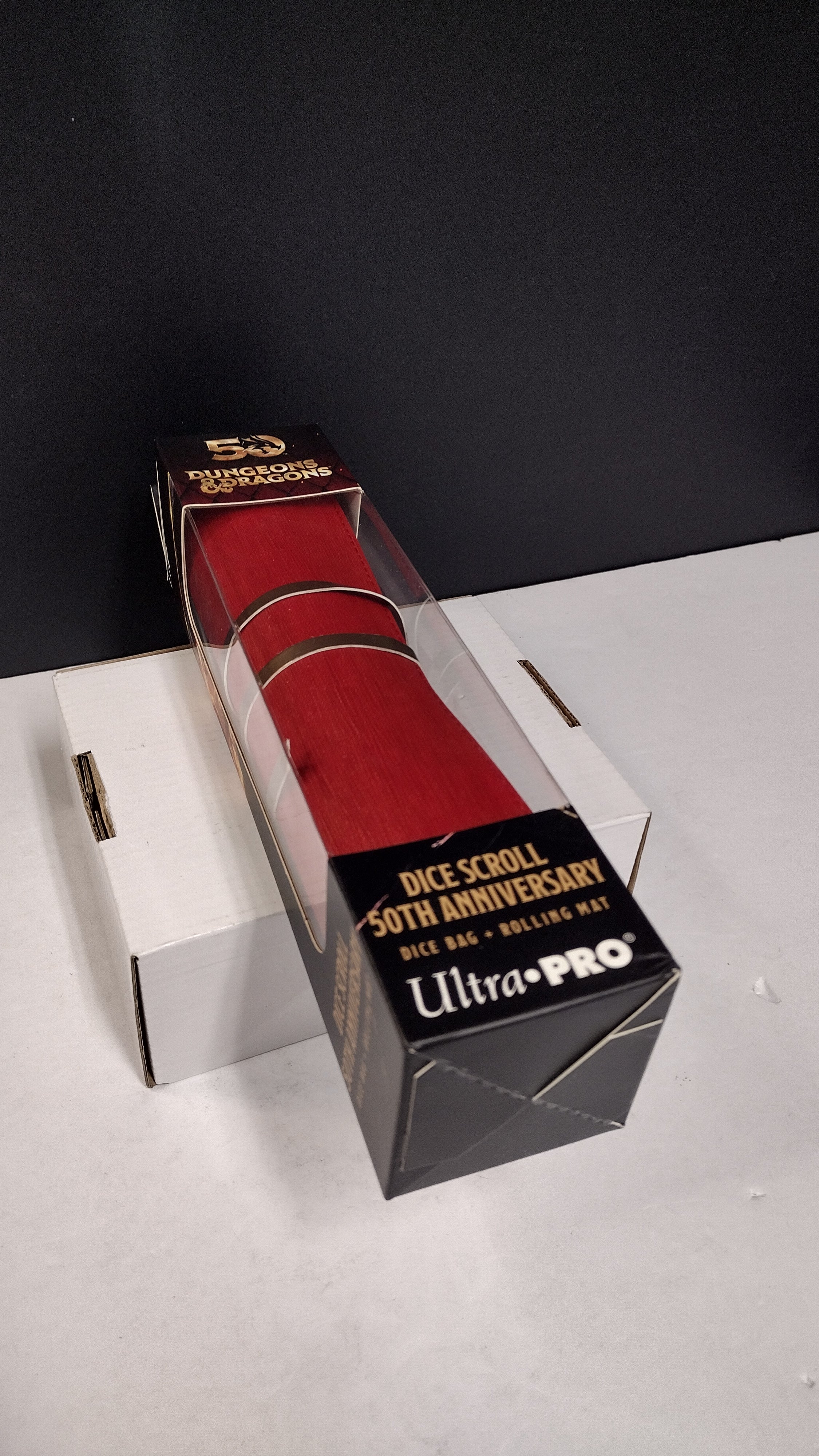 Dungeons & Dragons: 50th Anniversary Dice Scroll – Limited Edition Dice Bag & Rolling Mat