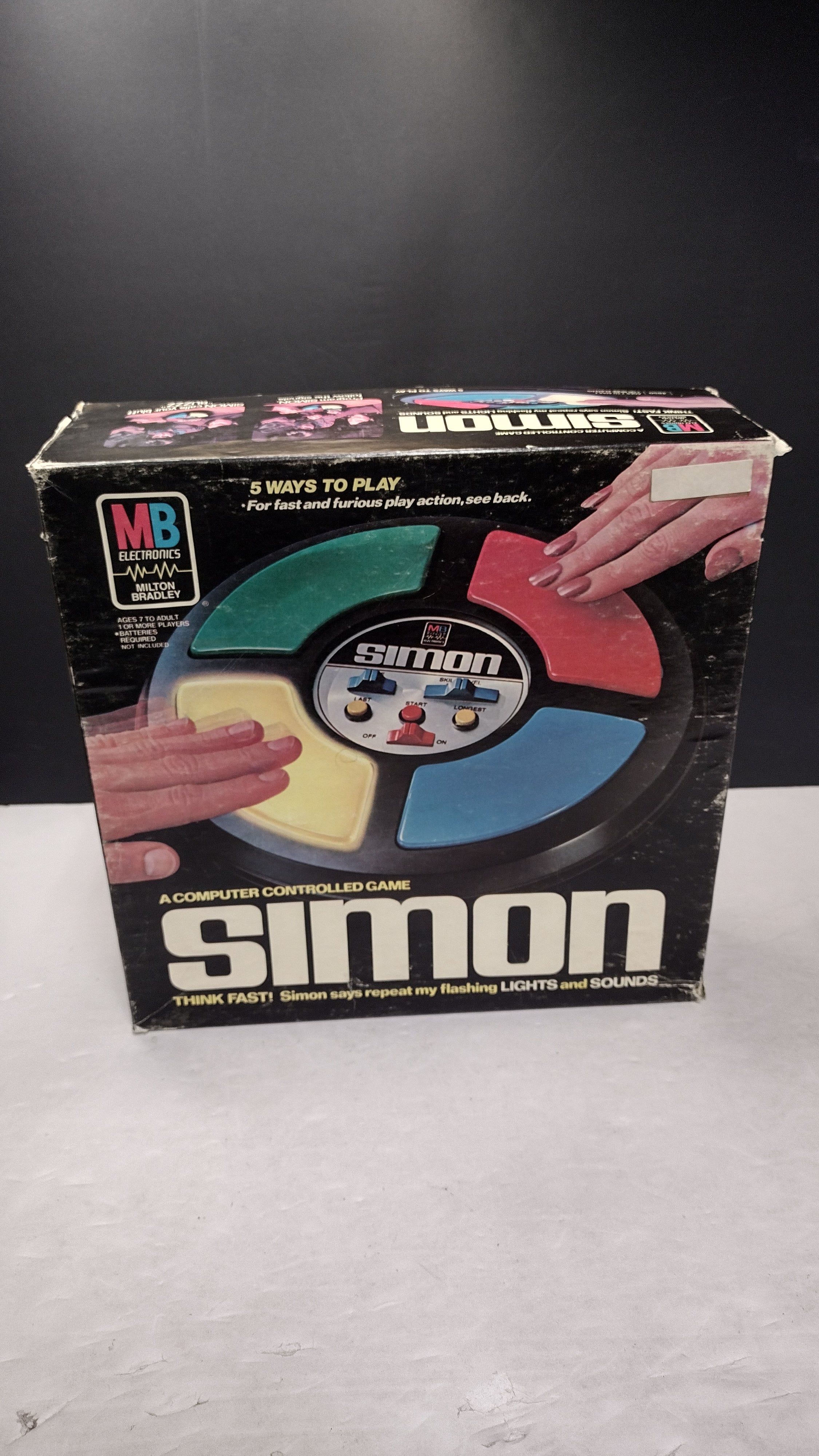 Vintage 1978 Milton Bradley Simon Electronic Memory Game (Complete with Box - Tested & Working)