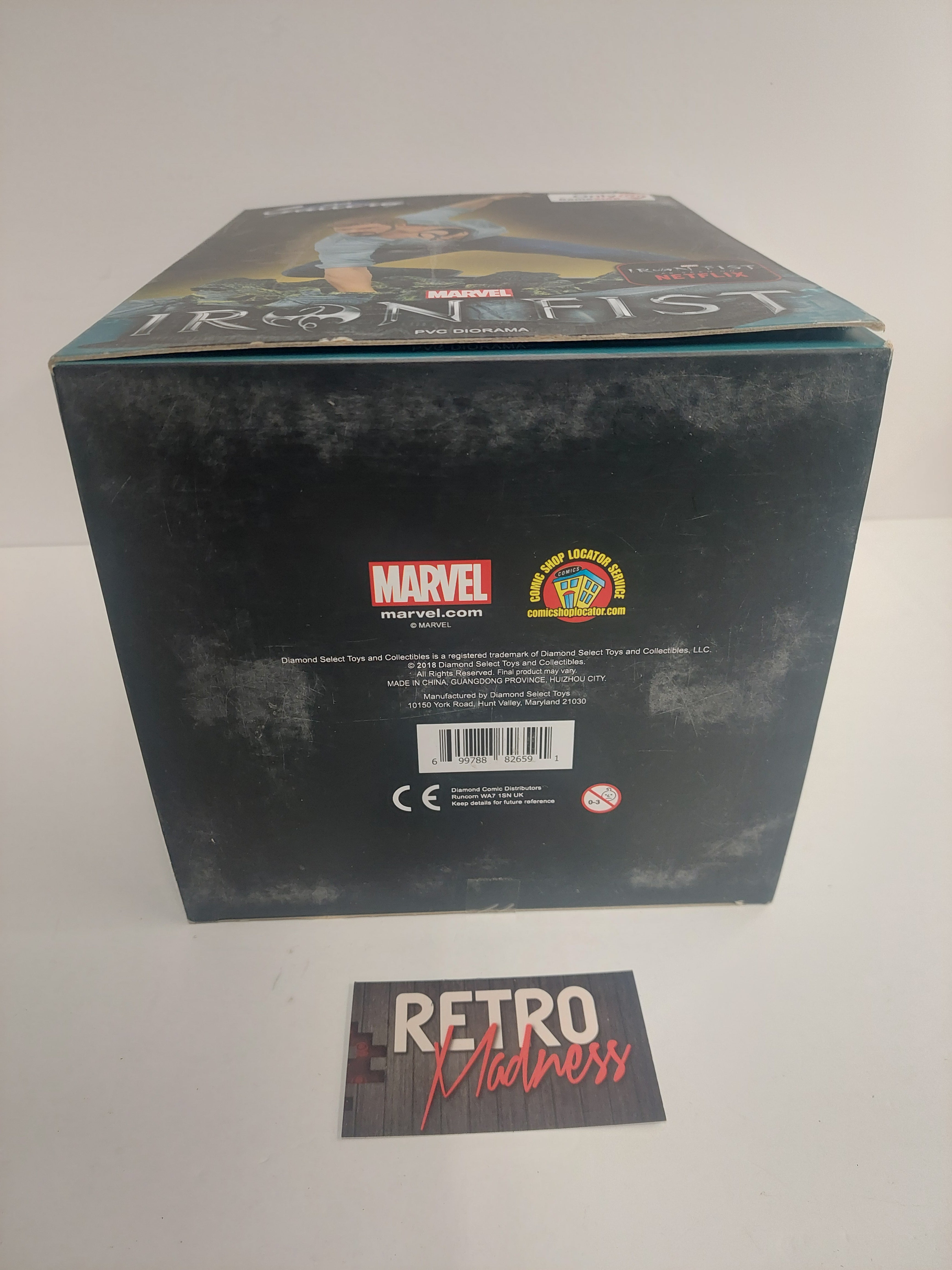 Diamond Select Toys Marvel Iron Fist PVC Diorama Netflix