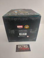 Diamond Select Toys Marvel Iron Fist PVC Diorama Netflix