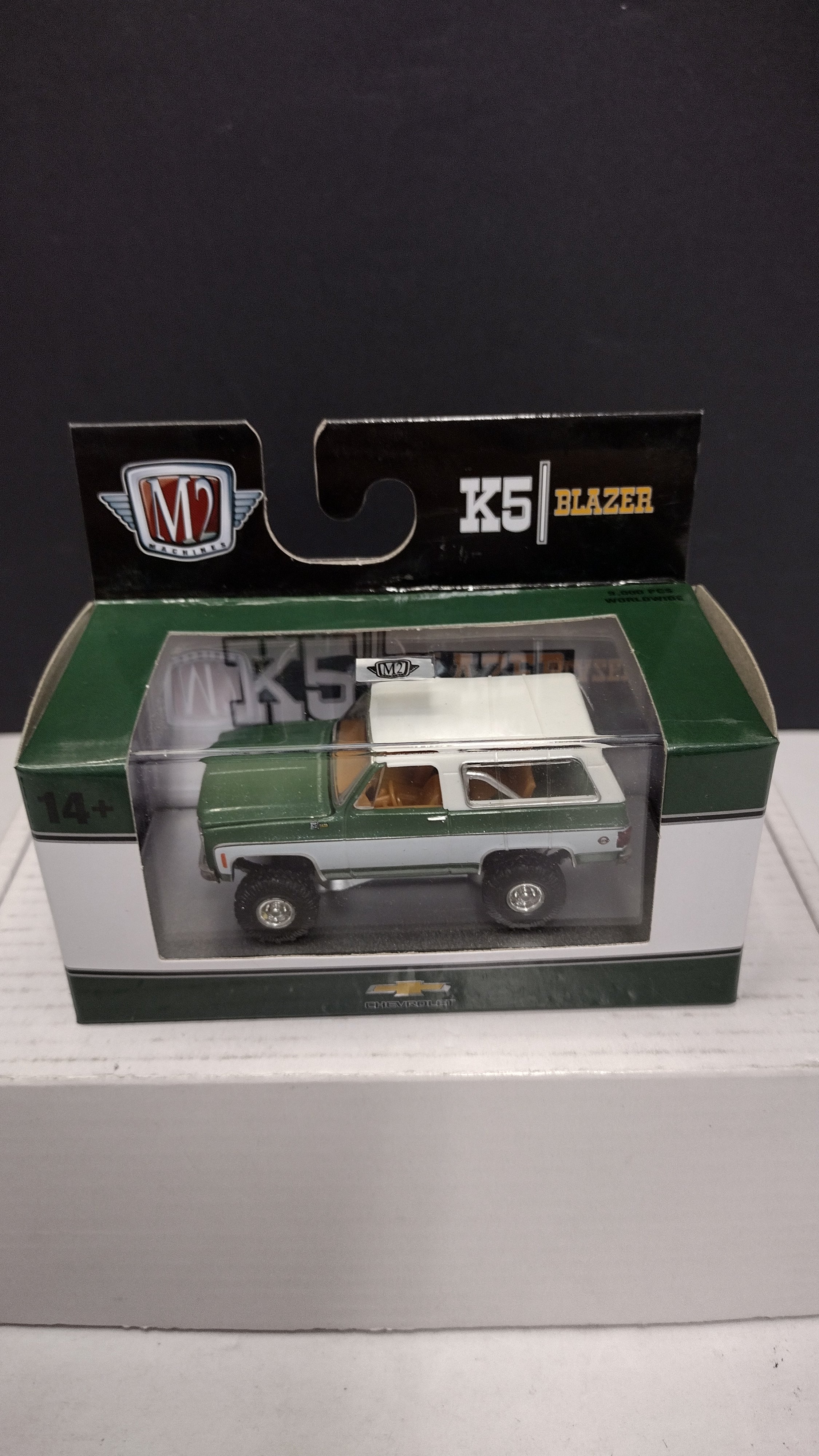 Modern 2020s M2 Machines 1974 Chevrolet K5 Blazer 1:64 (New in Acrylic Box - Factory Sealed)