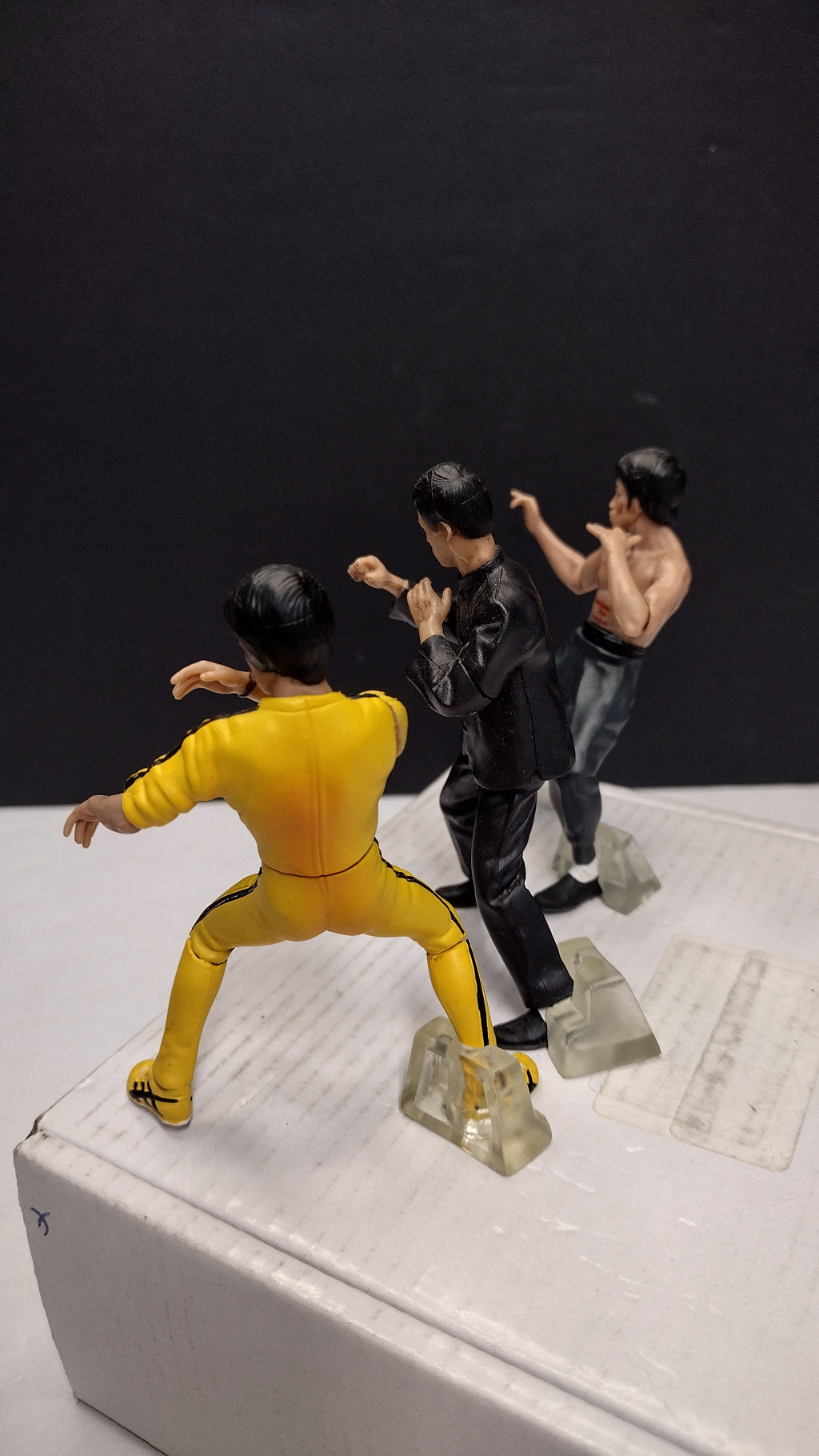 Bandai Kung Fu Masters of Legend Bruce Lee Figure Set of 4 (C. P. Tom / Official License - Loose w/ 1 Box, Missing Flying Kick Stand)