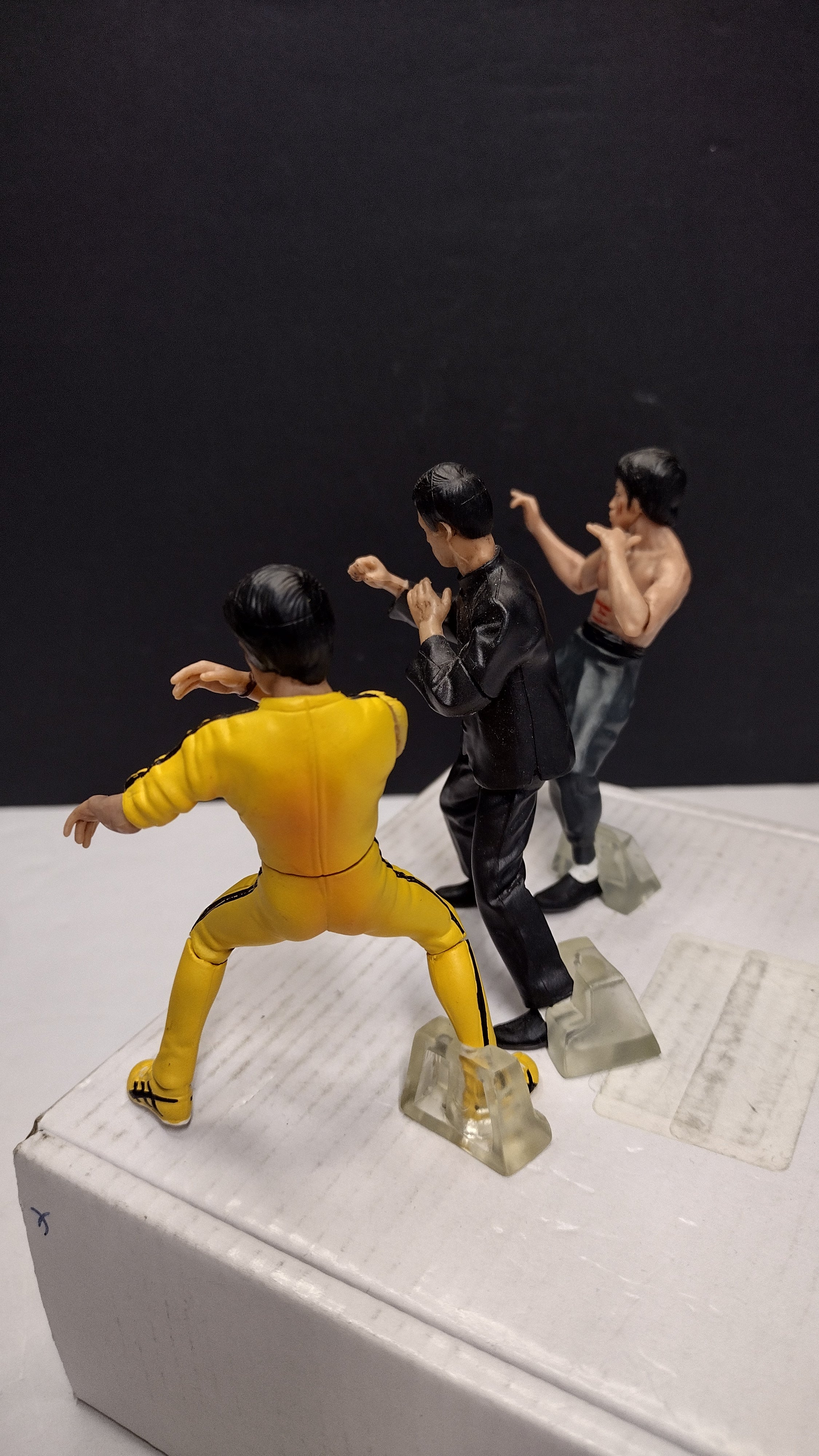 Bandai Kung Fu Masters of Legend Bruce Lee Figure Set of 4 (C. P. Tom / Official License - Loose w/ 1 Box, Missing Flying Kick Stand)
