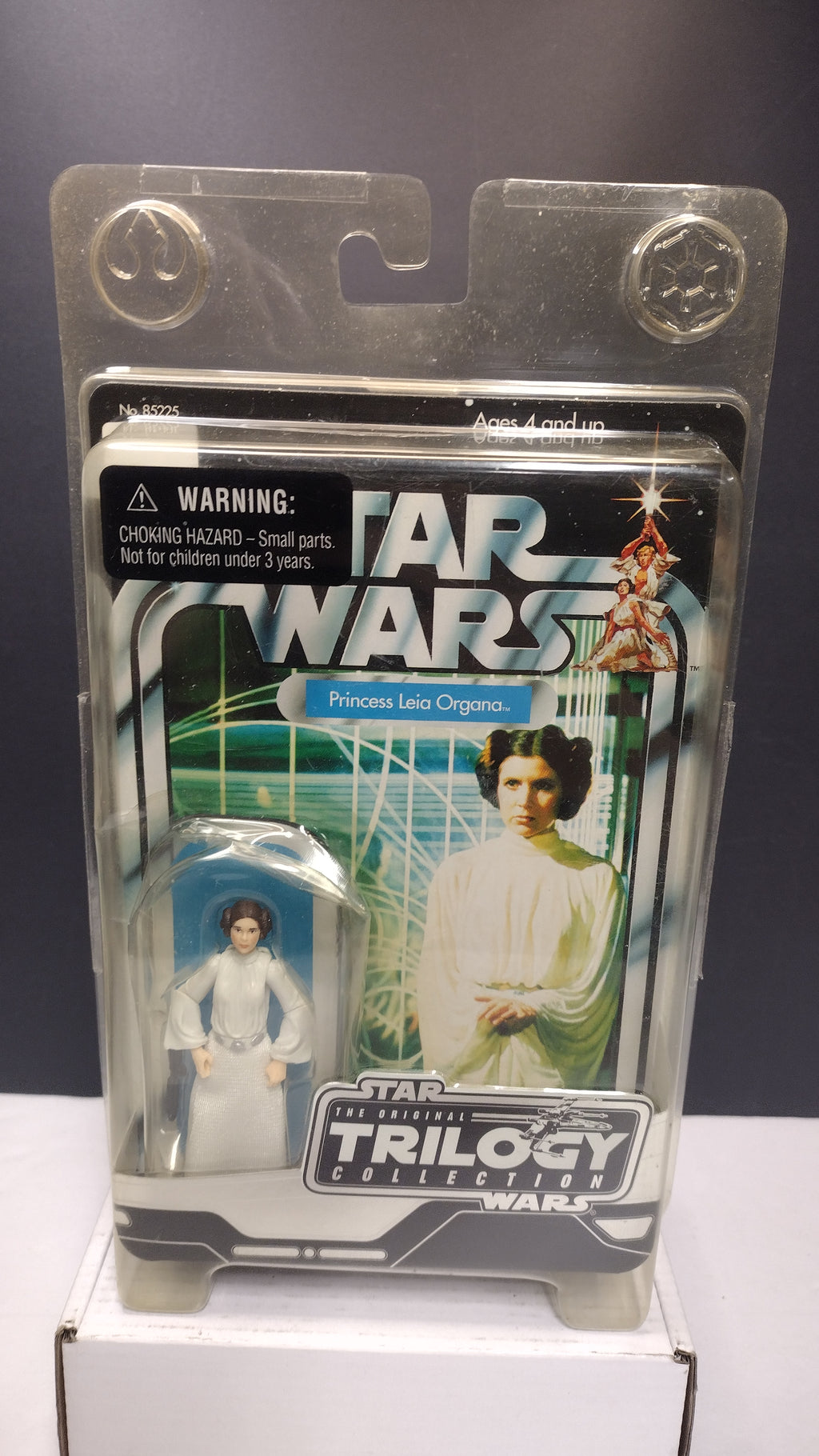 2004 Hasbro Star Wars The Original Trilogy Collection Princess Leia NIB (Bubble Damage / Case Wear)