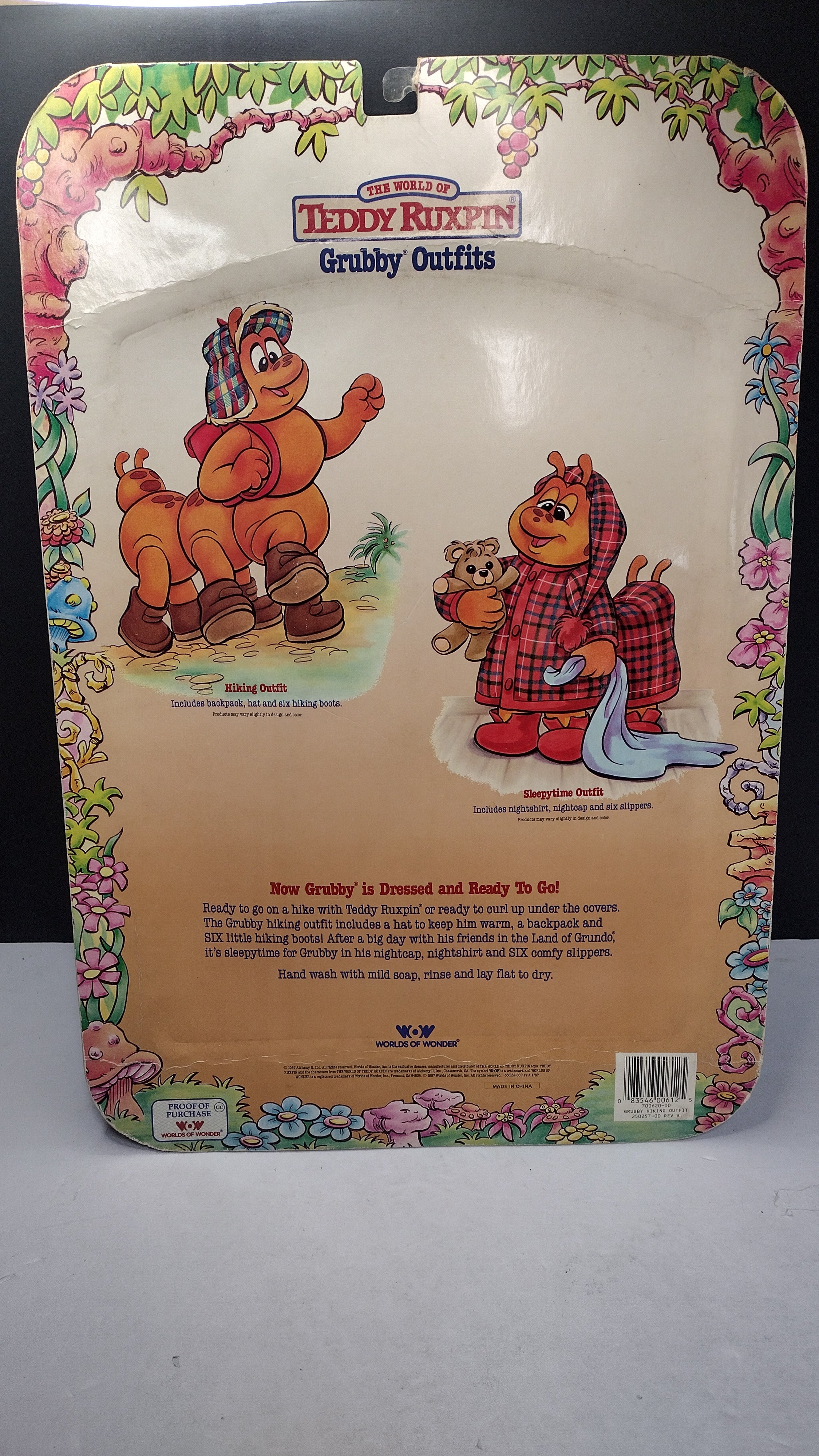 Vintage 1987 Worlds of Wonder Grubby Caterpillar Hiking Outfit & Shoes Set (Teddy Ruxpin - Sealed Card)