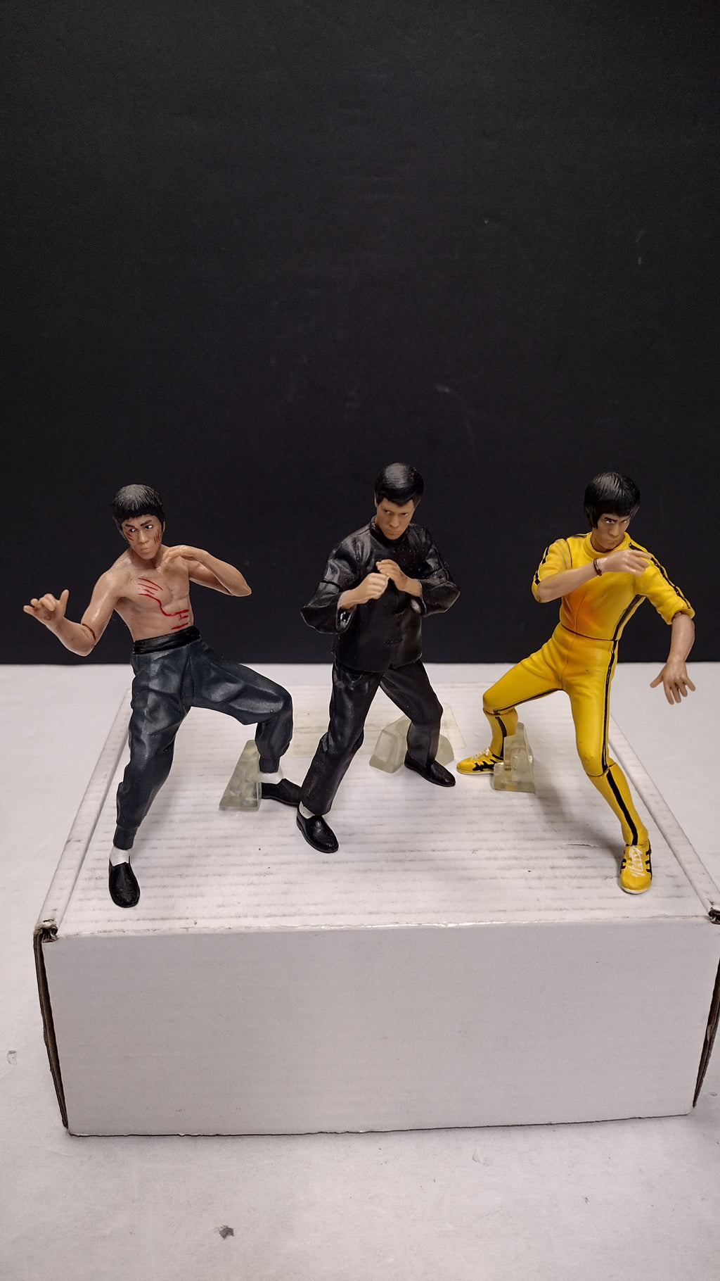 Bandai Kung Fu Masters of Legend Bruce Lee Figure Set of 4 (C. P. Tom / Official License - Loose w/ 1 Box, Missing Flying Kick Stand)