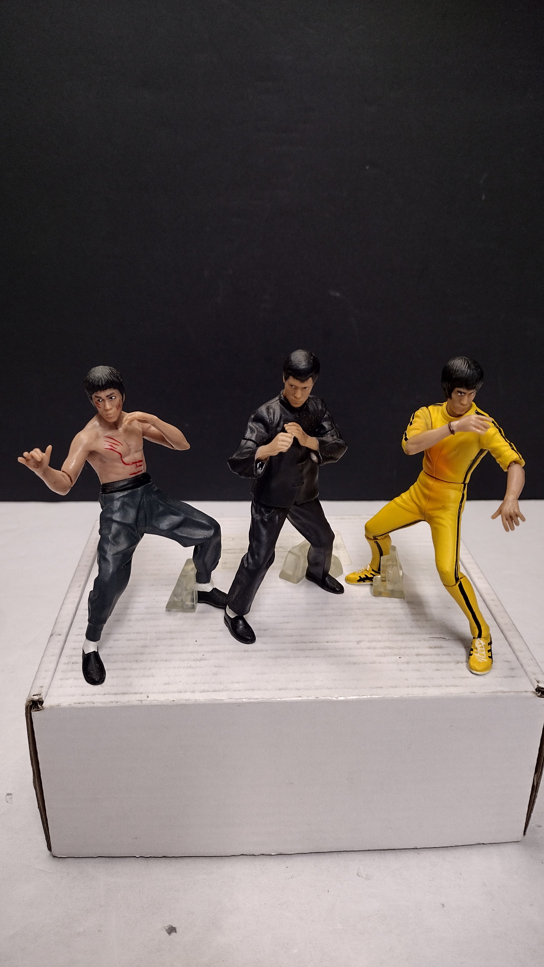 Bandai Kung Fu Masters of Legend Bruce Lee Figure Set of 4 (C. P. Tom / Official License - Loose w/ 1 Box, Missing Flying Kick Stand)