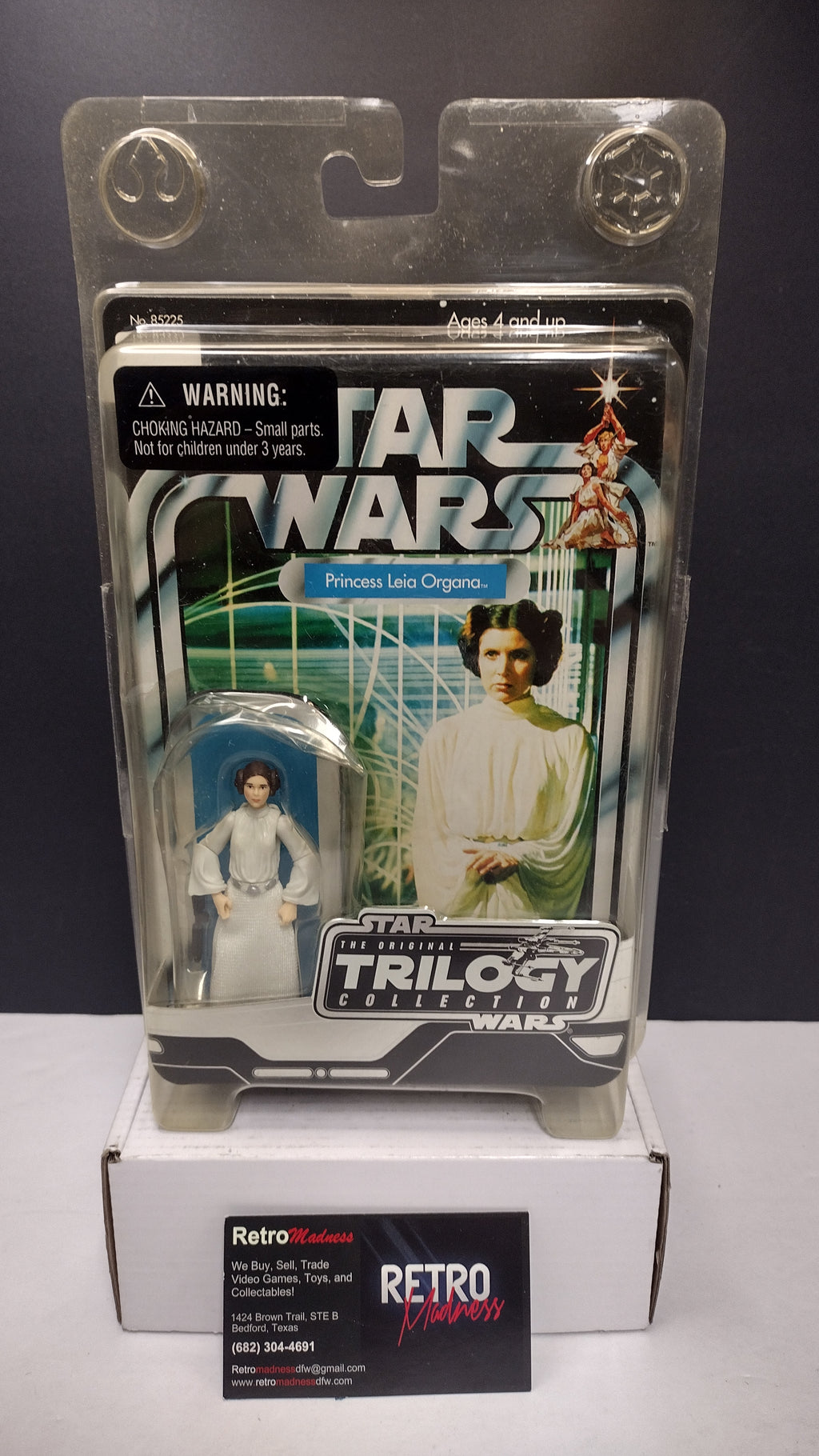 2004 Hasbro Star Wars The Original Trilogy Collection Princess Leia NIB (Bubble Damage / Case Wear)