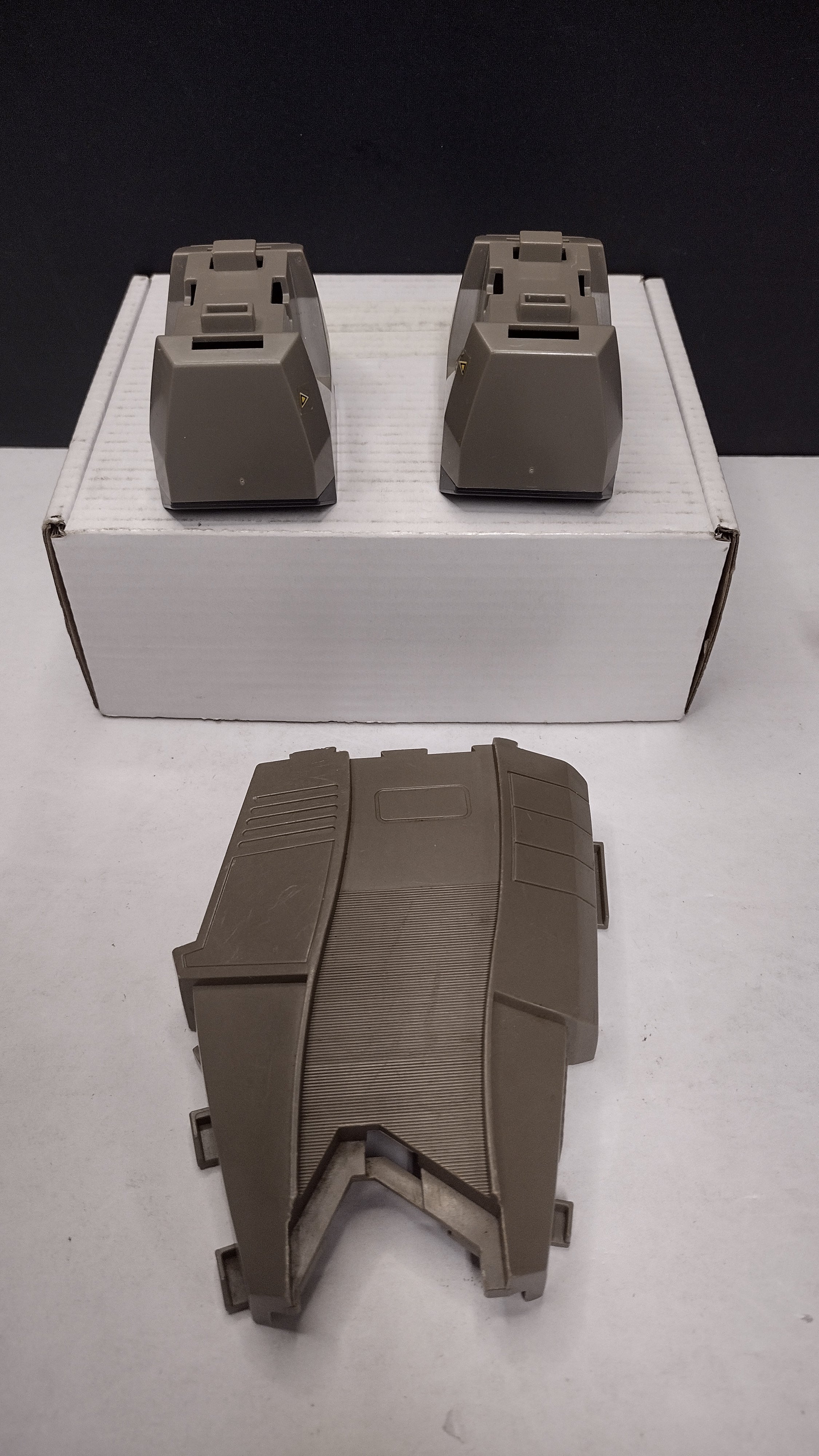 Vintage 1985 Hasbro Transformers G1 Omega Supreme Parts Lot (2 Feet & Lower Leg Section)