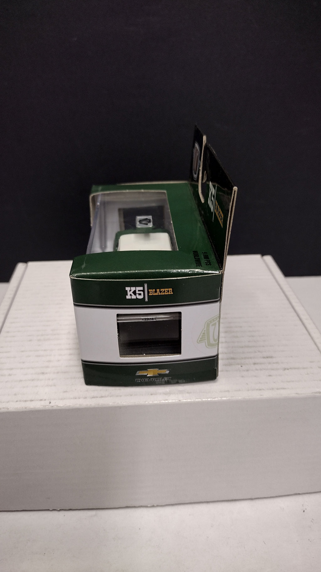 Modern 2020s M2 Machines 1974 Chevrolet K5 Blazer 1:64 (New in Acrylic Box - Factory Sealed)